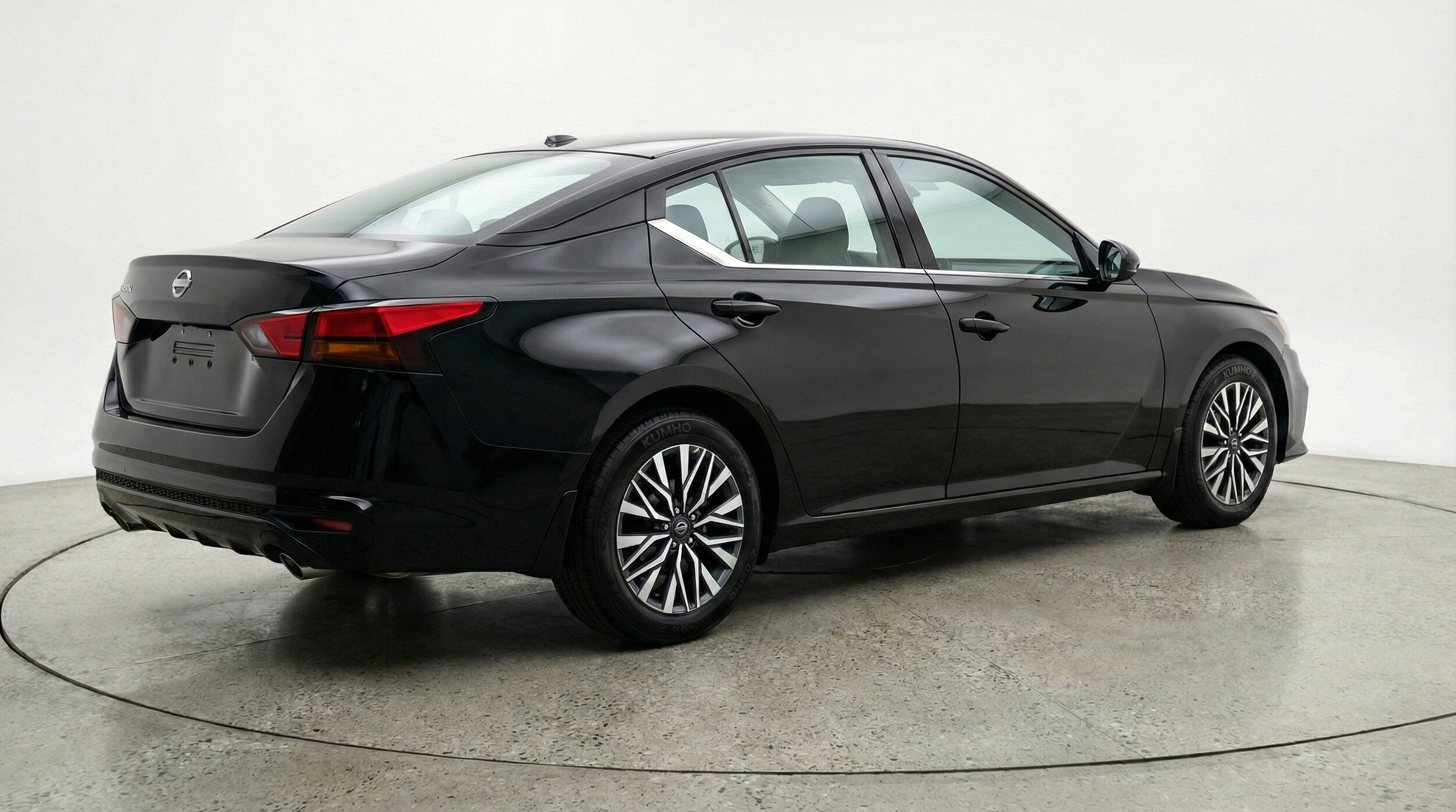 Thumbnail: 2025 Nissan Altima - 9