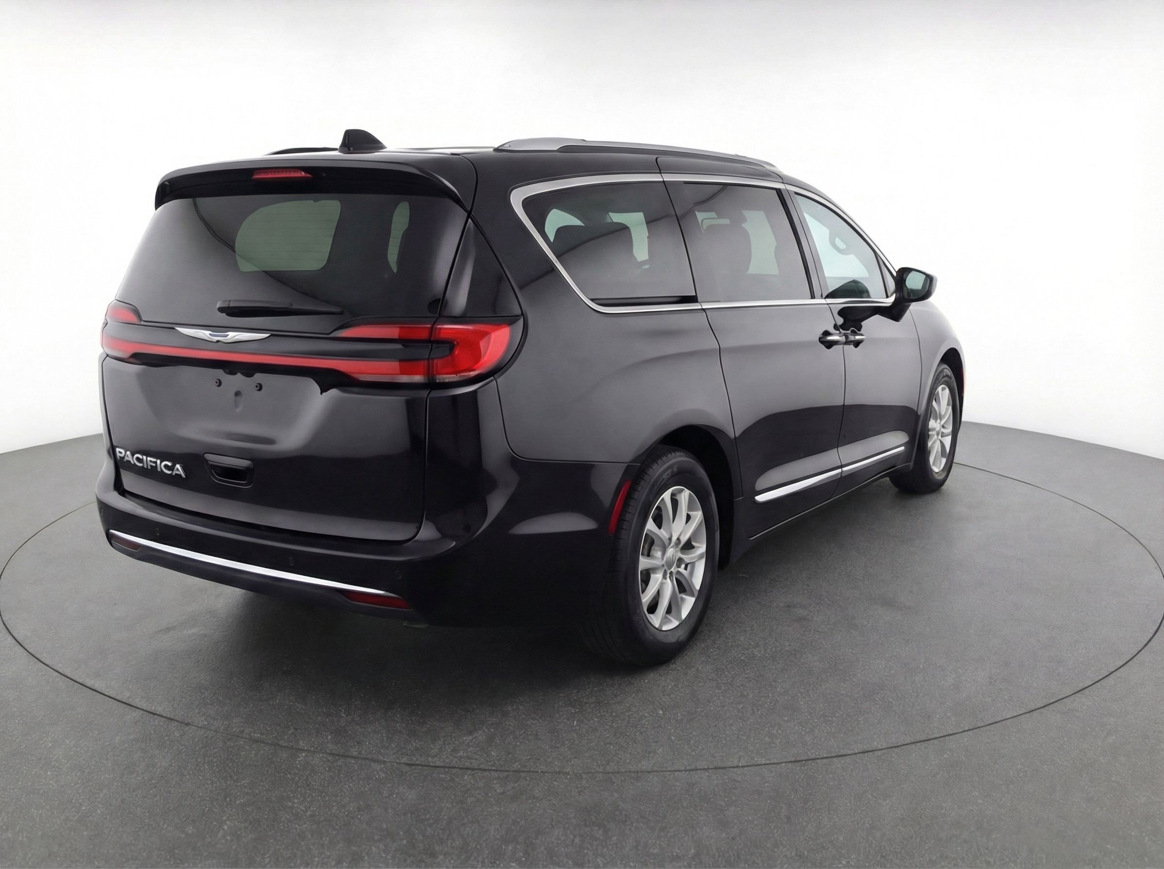 Thumbnail: 2024 Chrysler Pacifica - 9