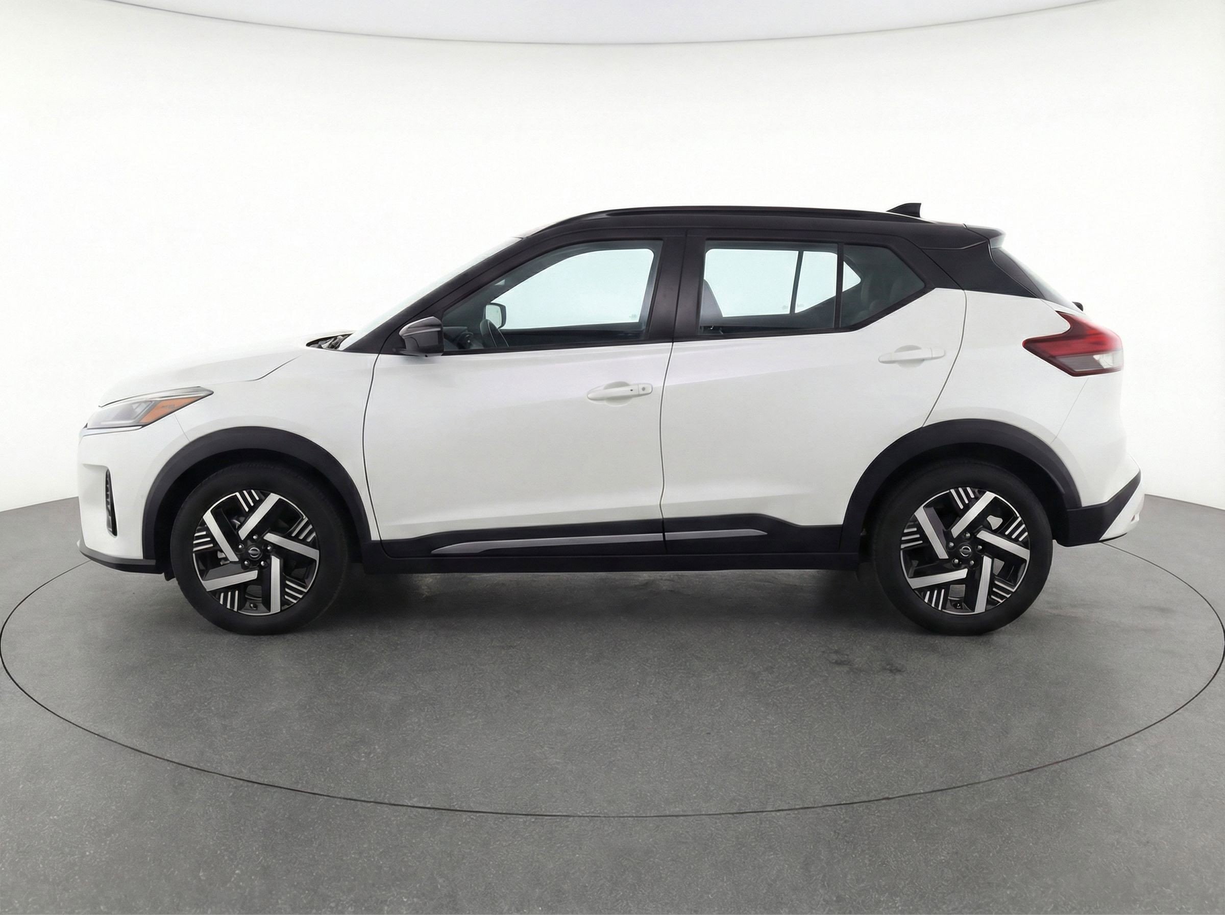 Thumbnail: 2025 Nissan Kicks - 5