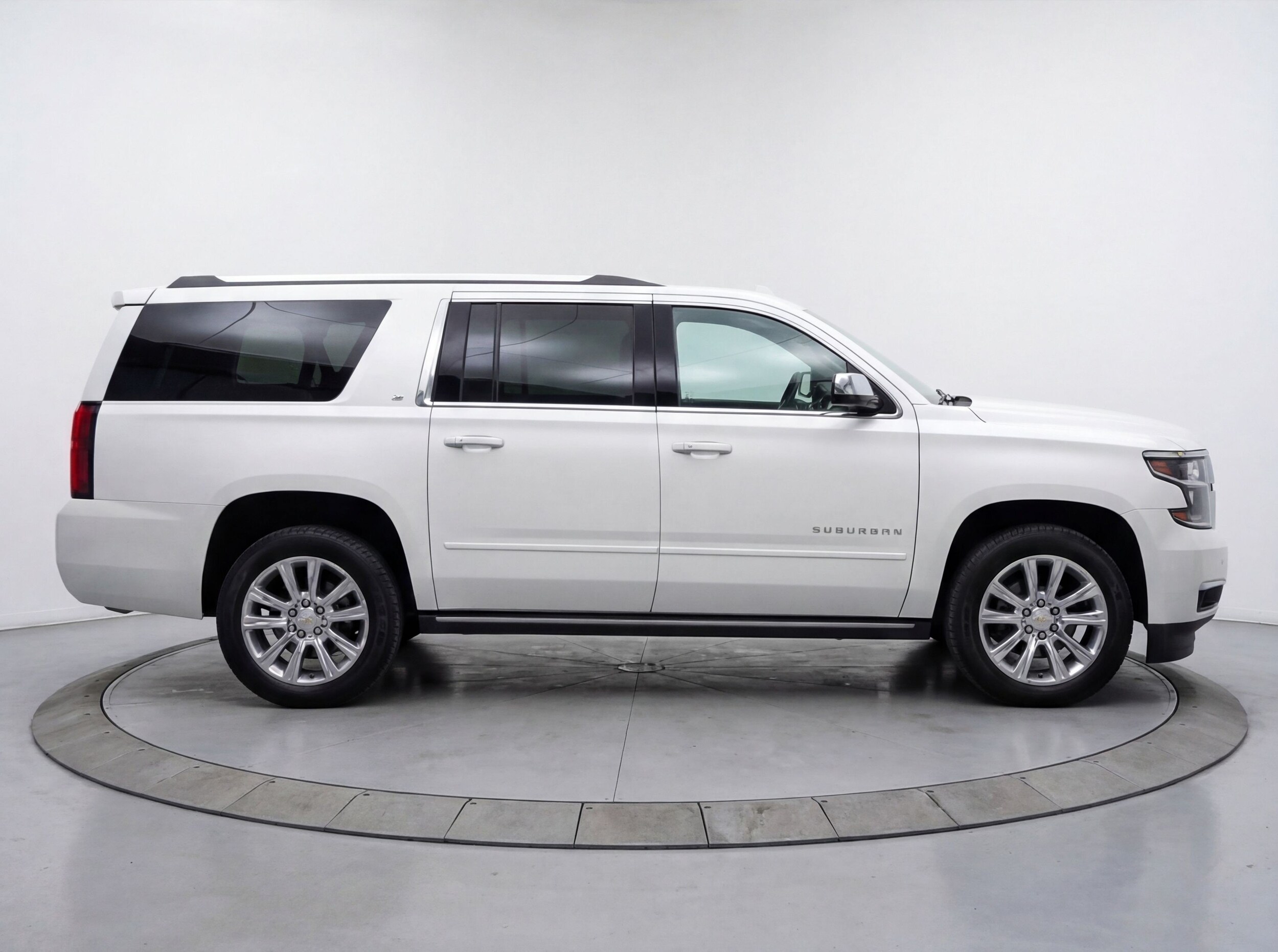 Thumbnail: 2023 Chevrolet Suburban - 11