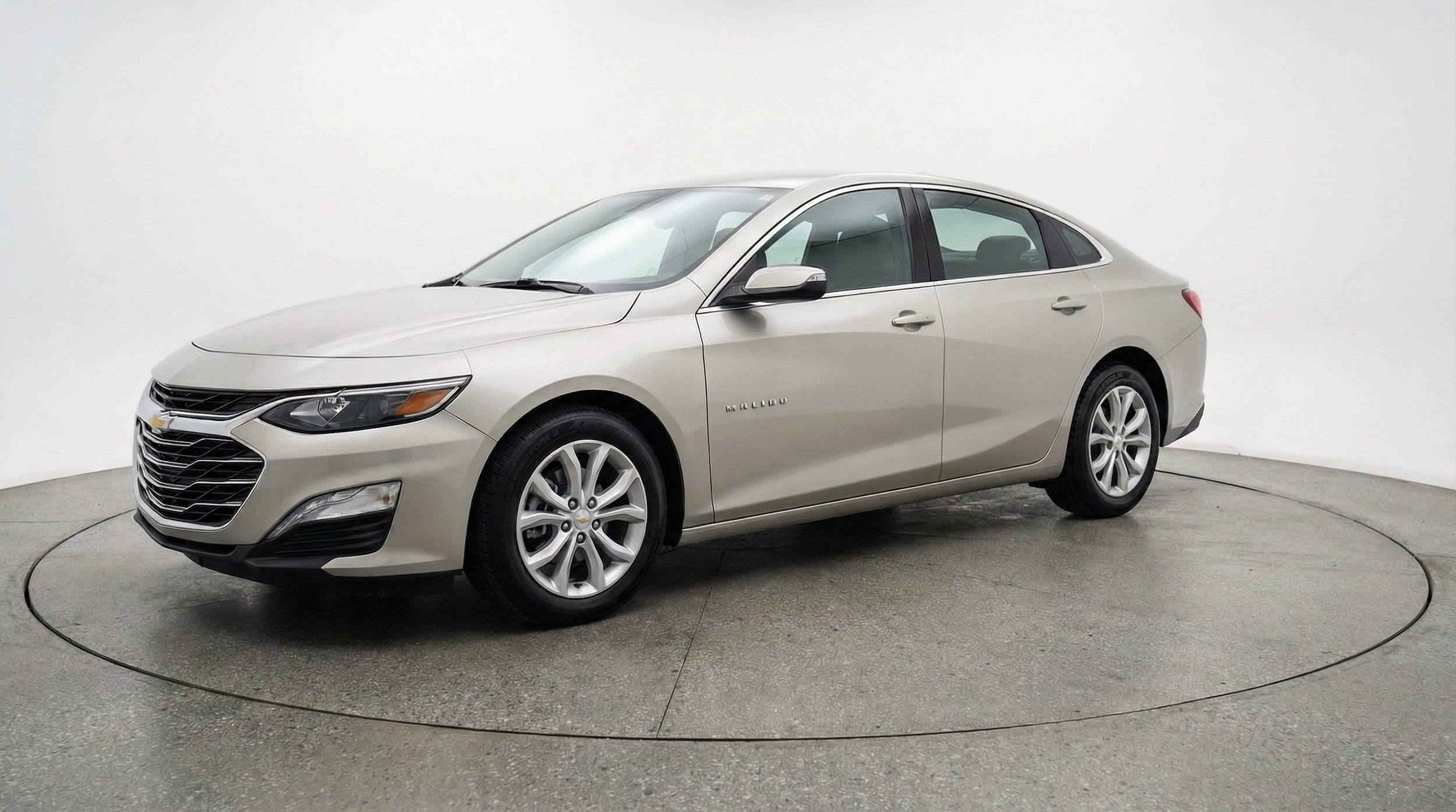 Thumbnail: 2024 Chevrolet Malibu - 3