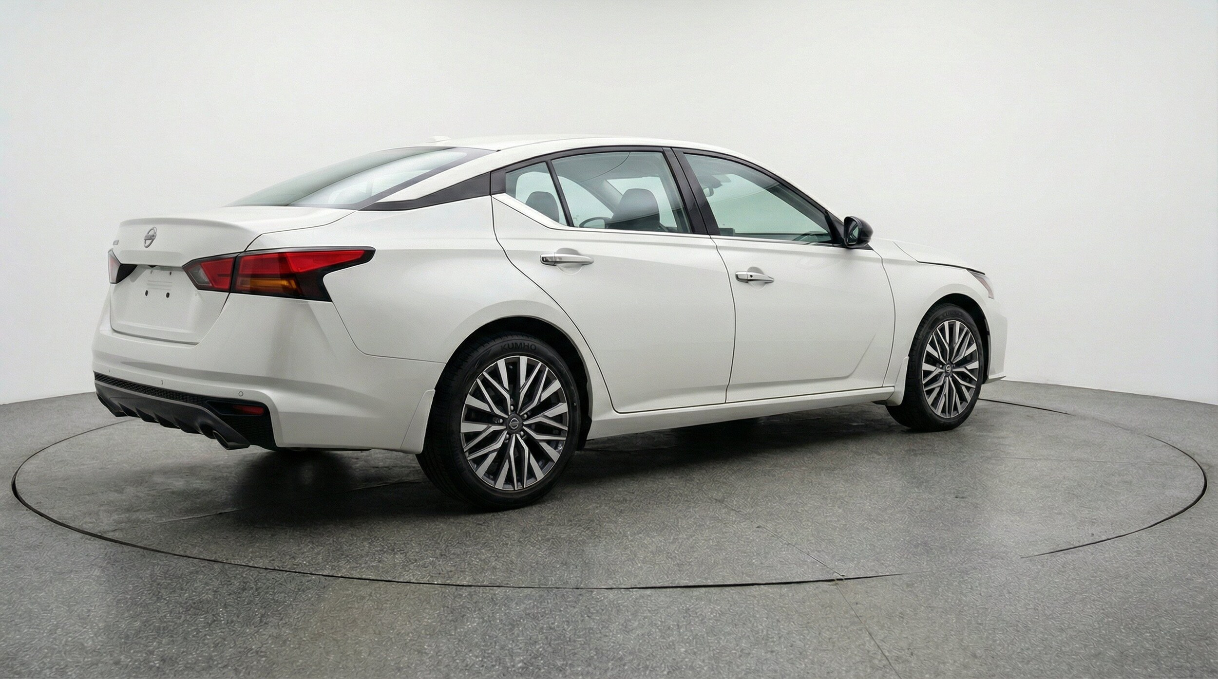 Thumbnail: 2025 Nissan Altima - 9