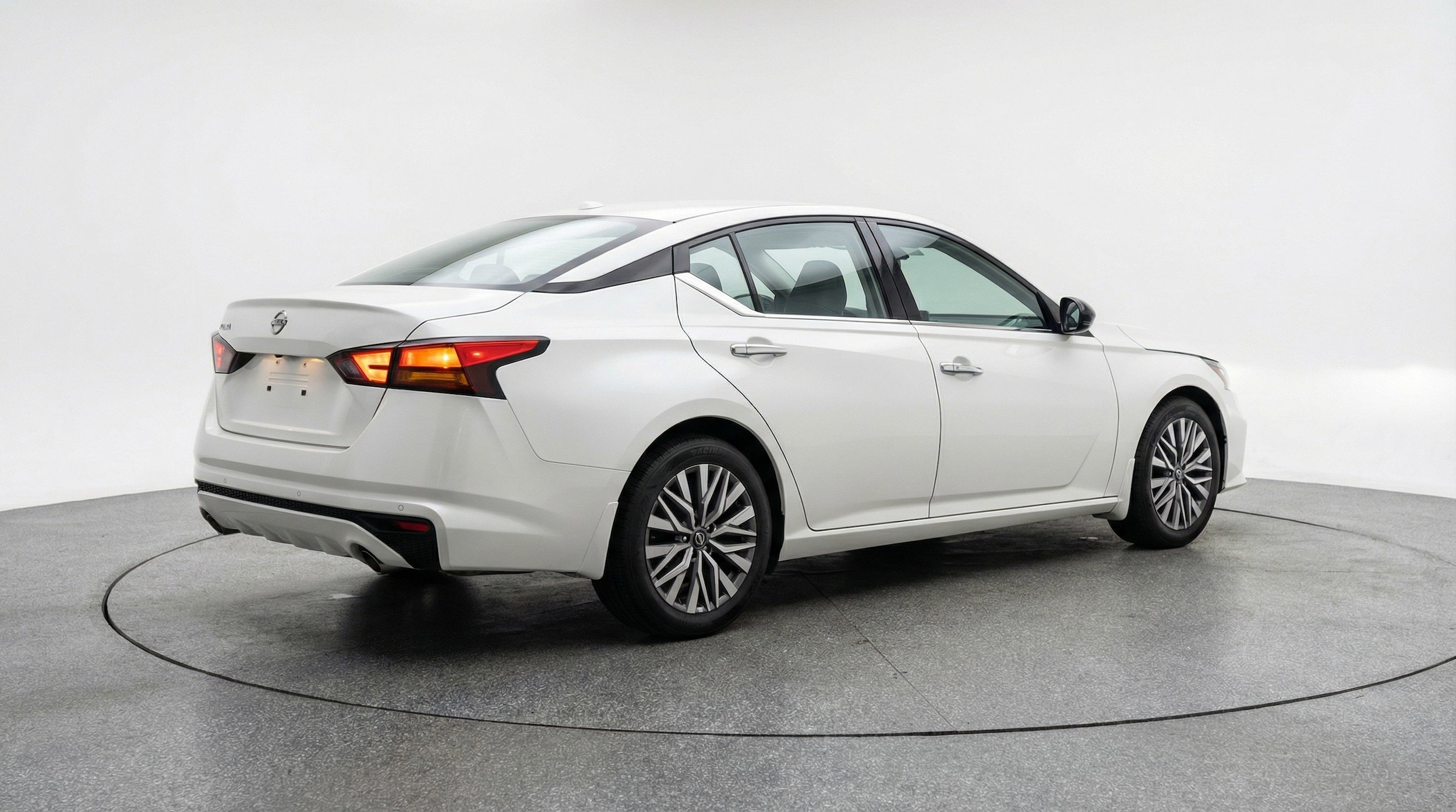 Thumbnail: 2025 Nissan Altima - 9