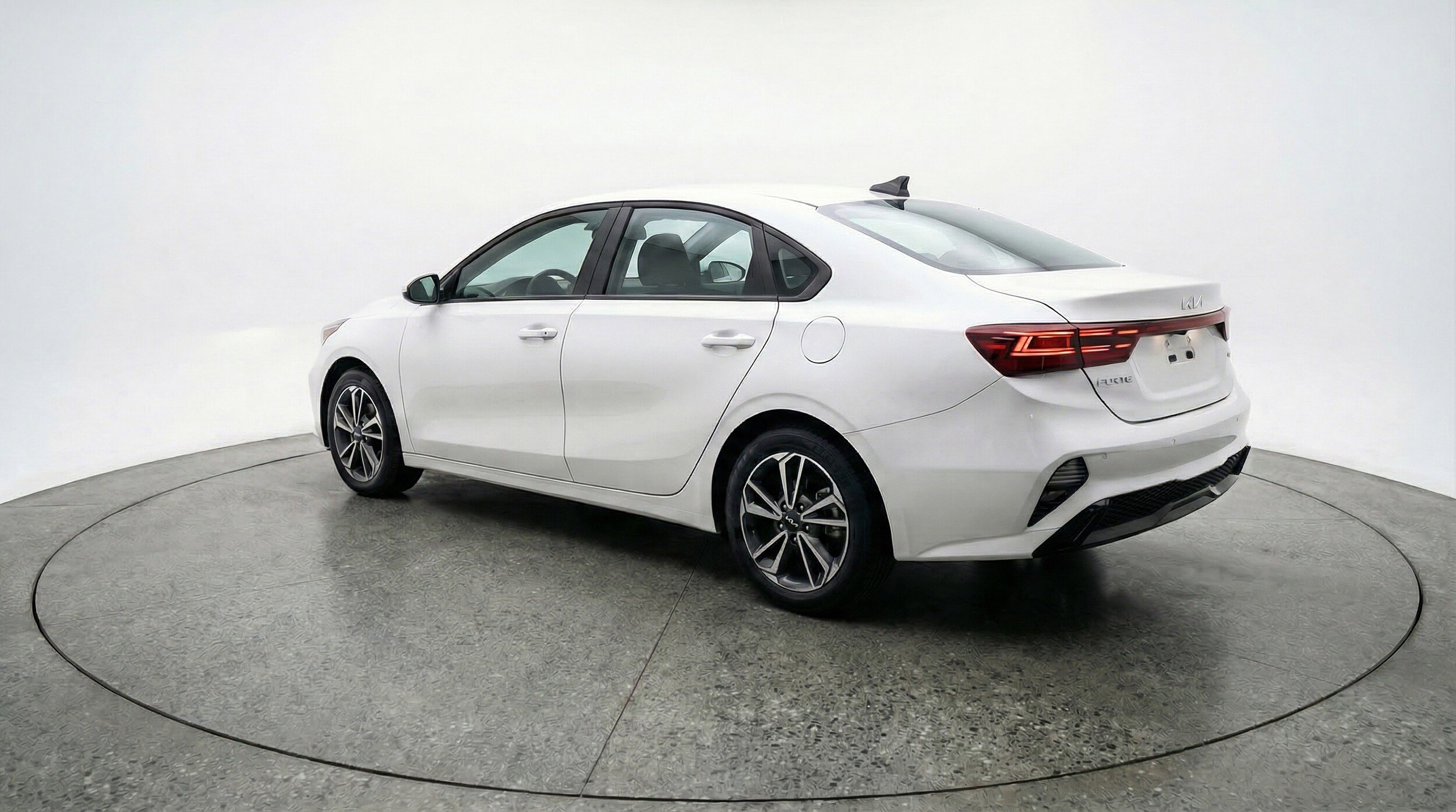 Thumbnail: 2024 Kia Forte - 6