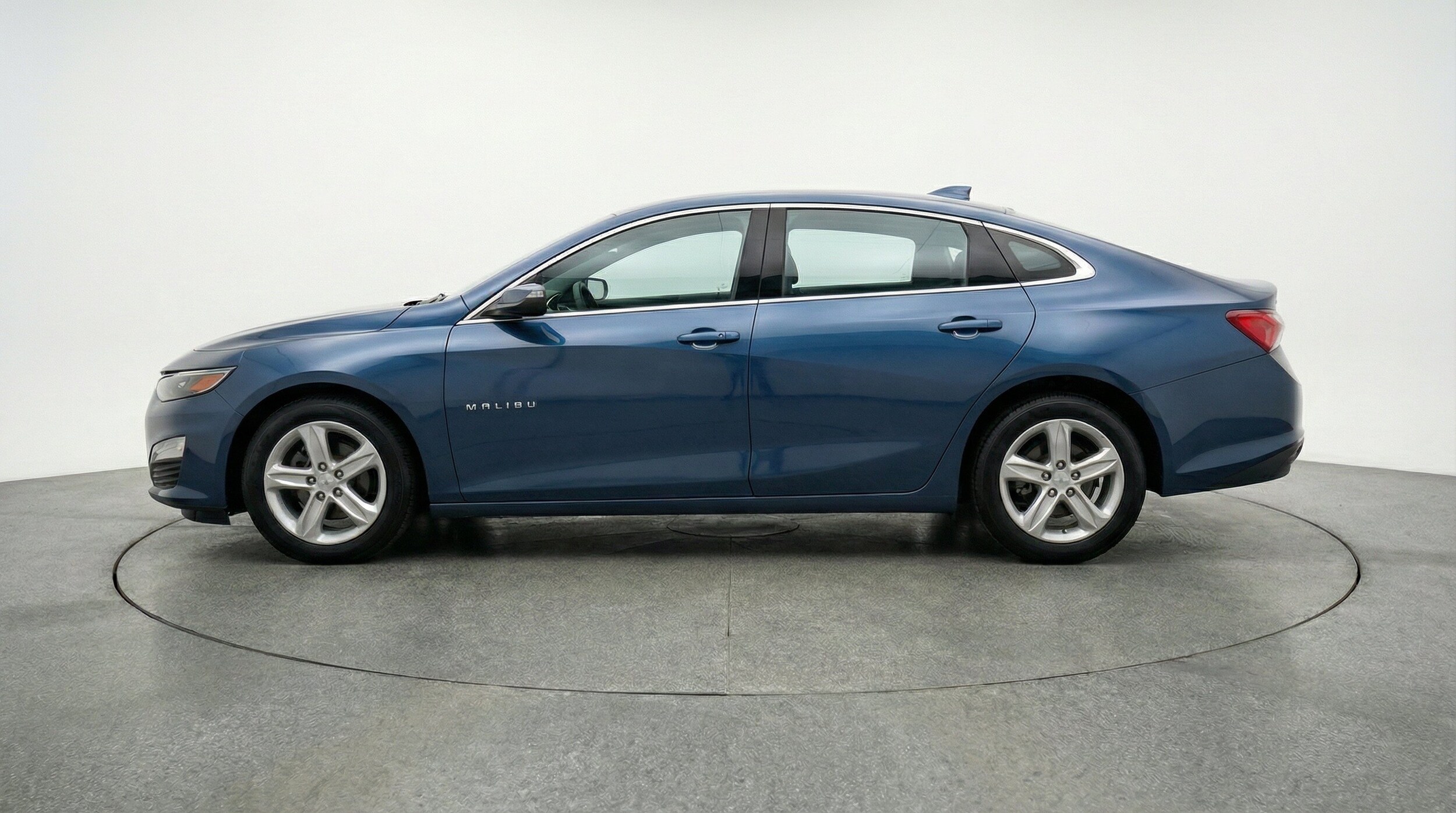 Thumbnail: 2024 Chevrolet Malibu - 5