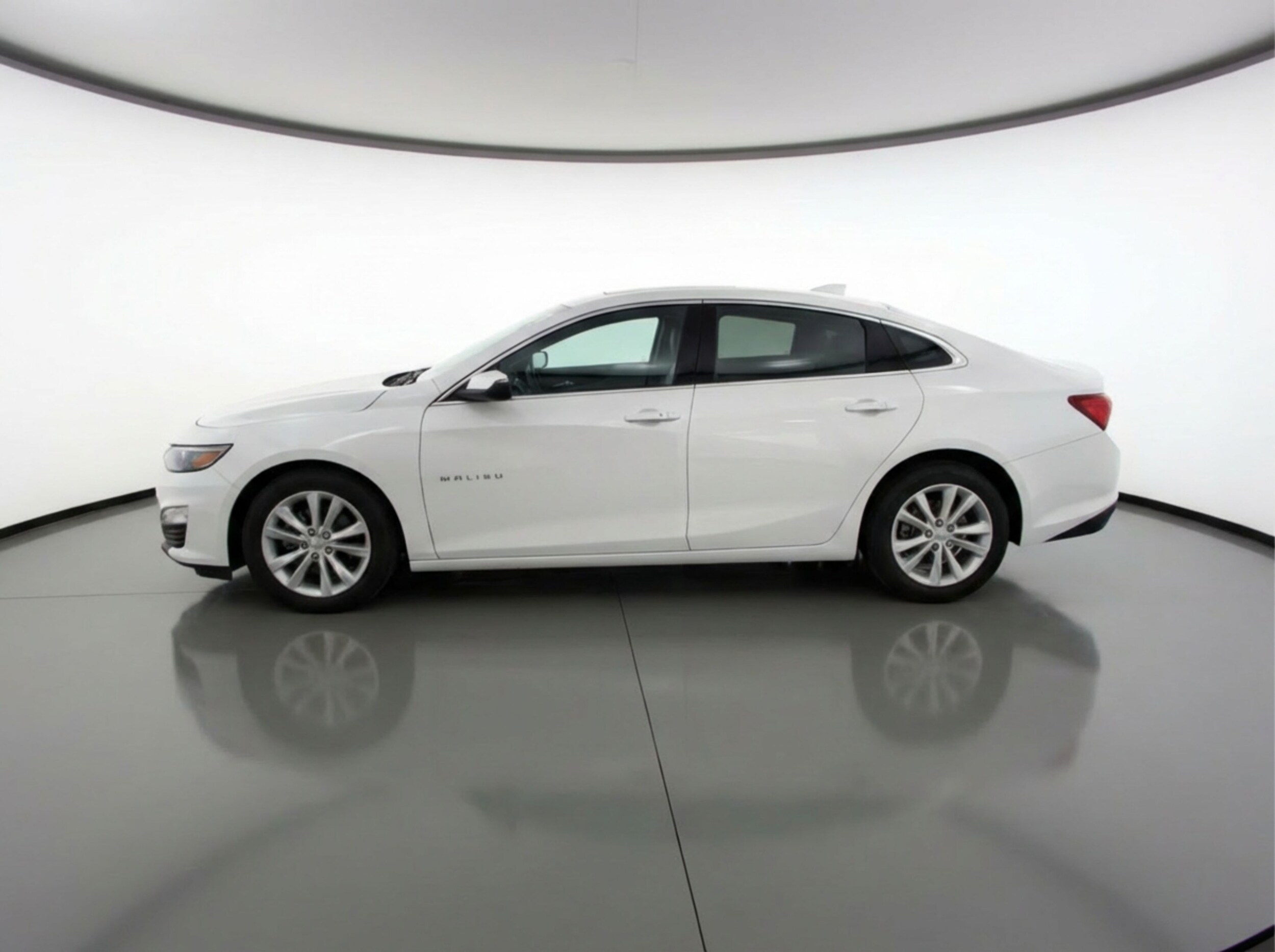 Thumbnail: 2024 Chevrolet Malibu - 4