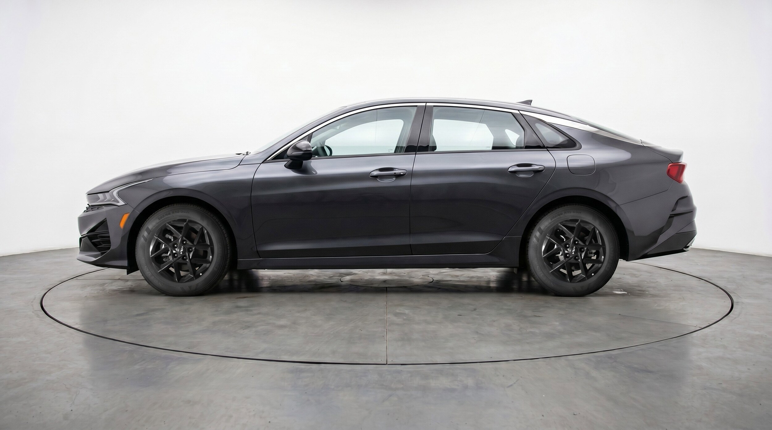 Thumbnail: 2025 Kia K5 - 5