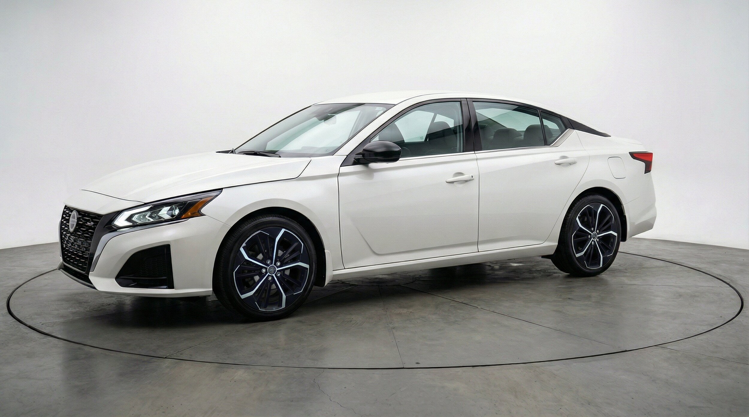 Thumbnail: 2025 Nissan Altima - 3