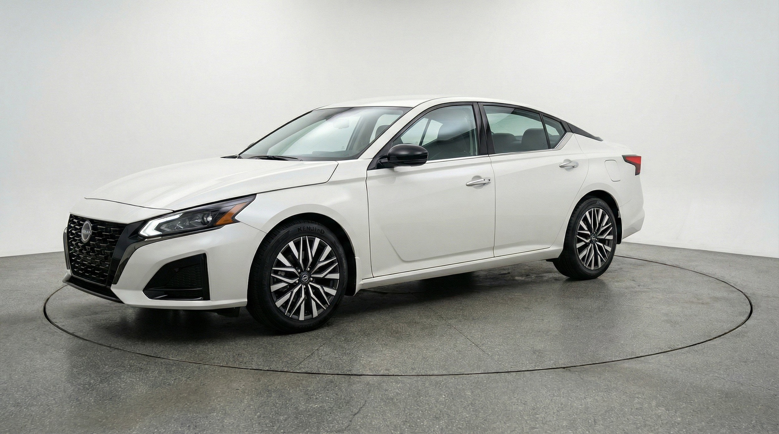 Thumbnail: 2025 Nissan Altima - 3
