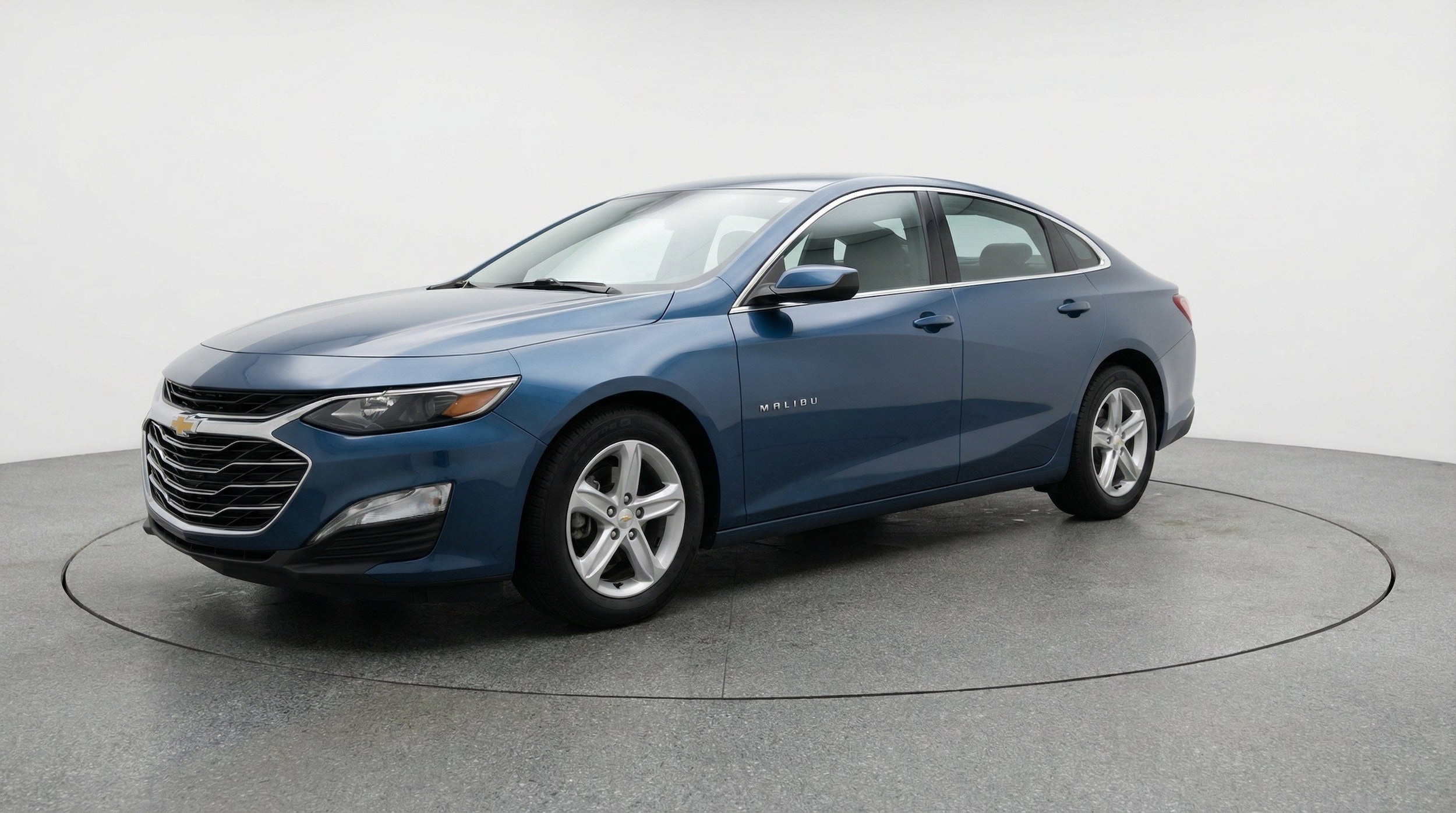 Thumbnail: 2024 Chevrolet Malibu - 3
