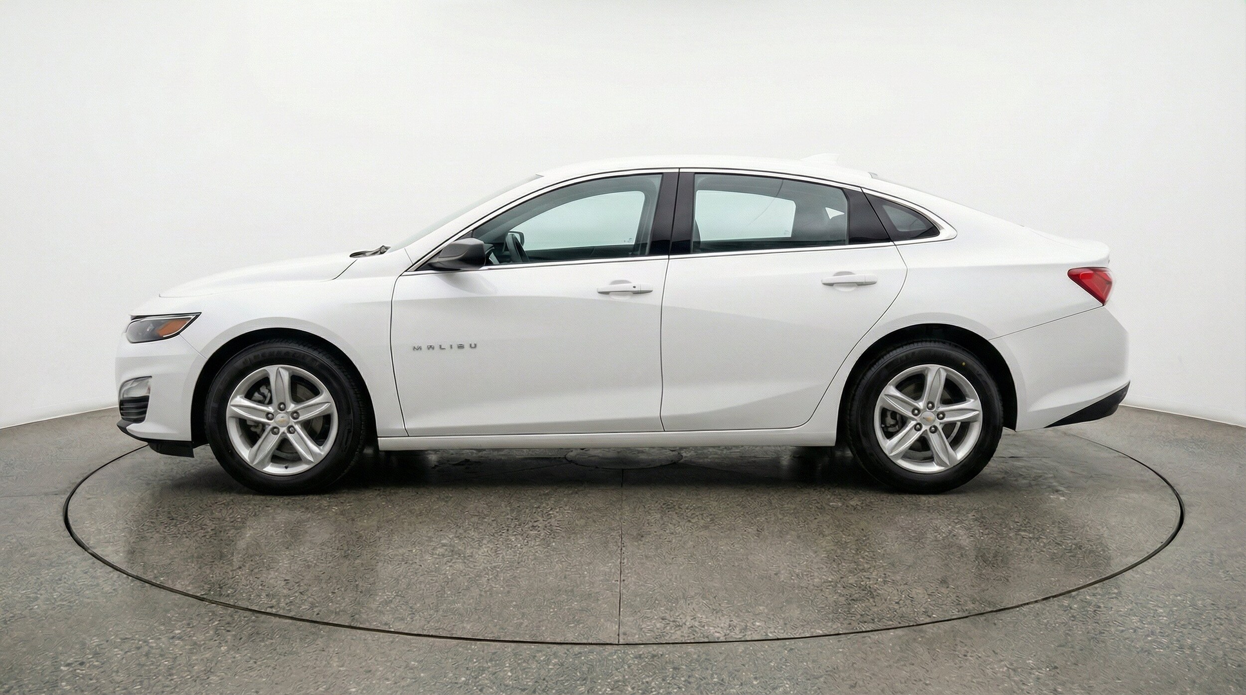 Thumbnail: 2024 Chevrolet Malibu - 5