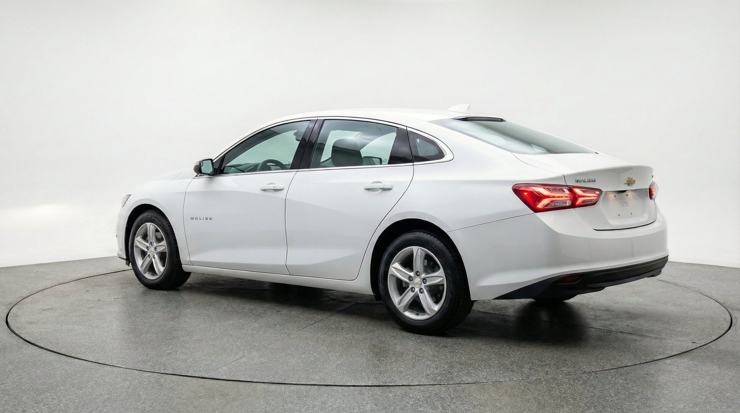 Thumbnail: 2024 Chevrolet Malibu - 6