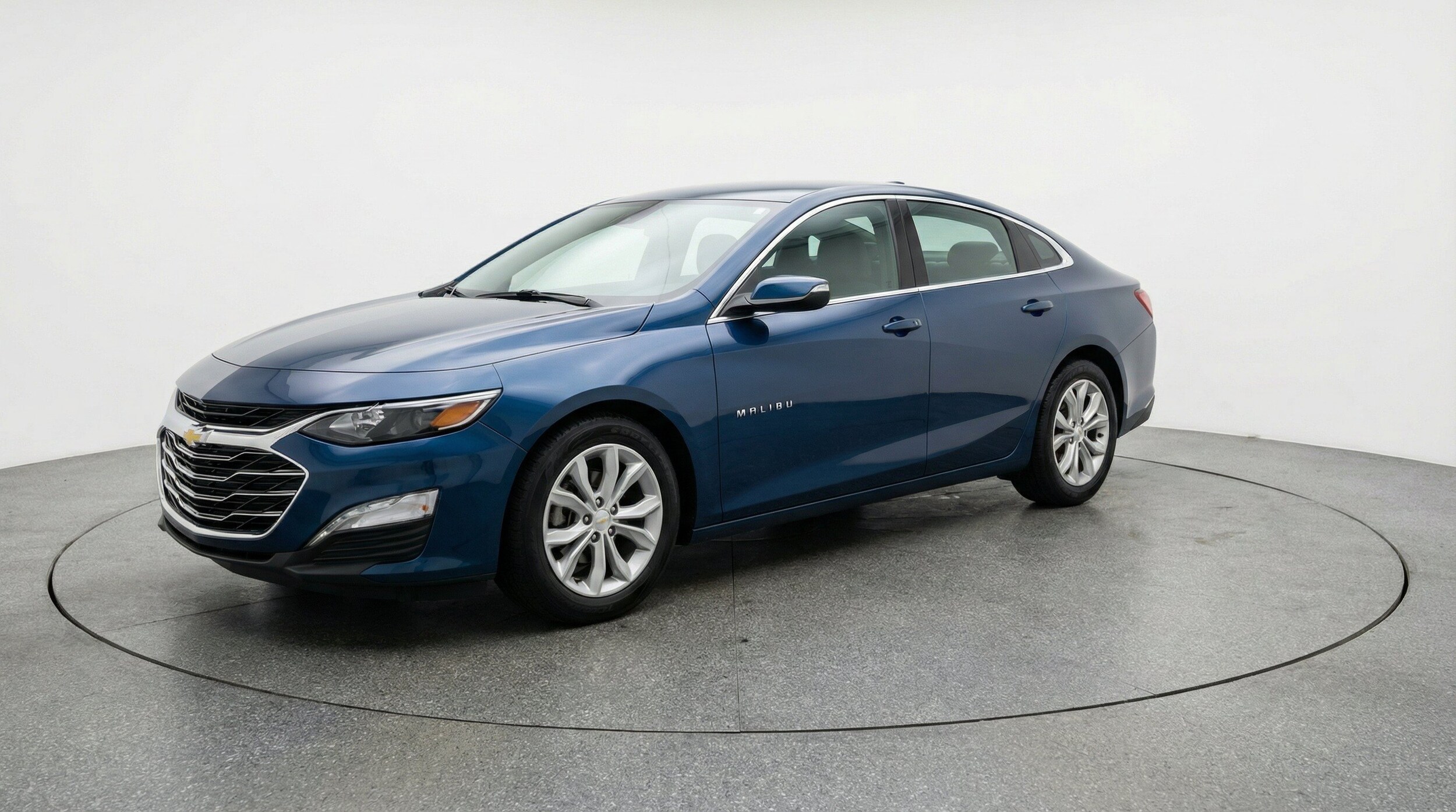 Thumbnail: 2024 Chevrolet Malibu - 3