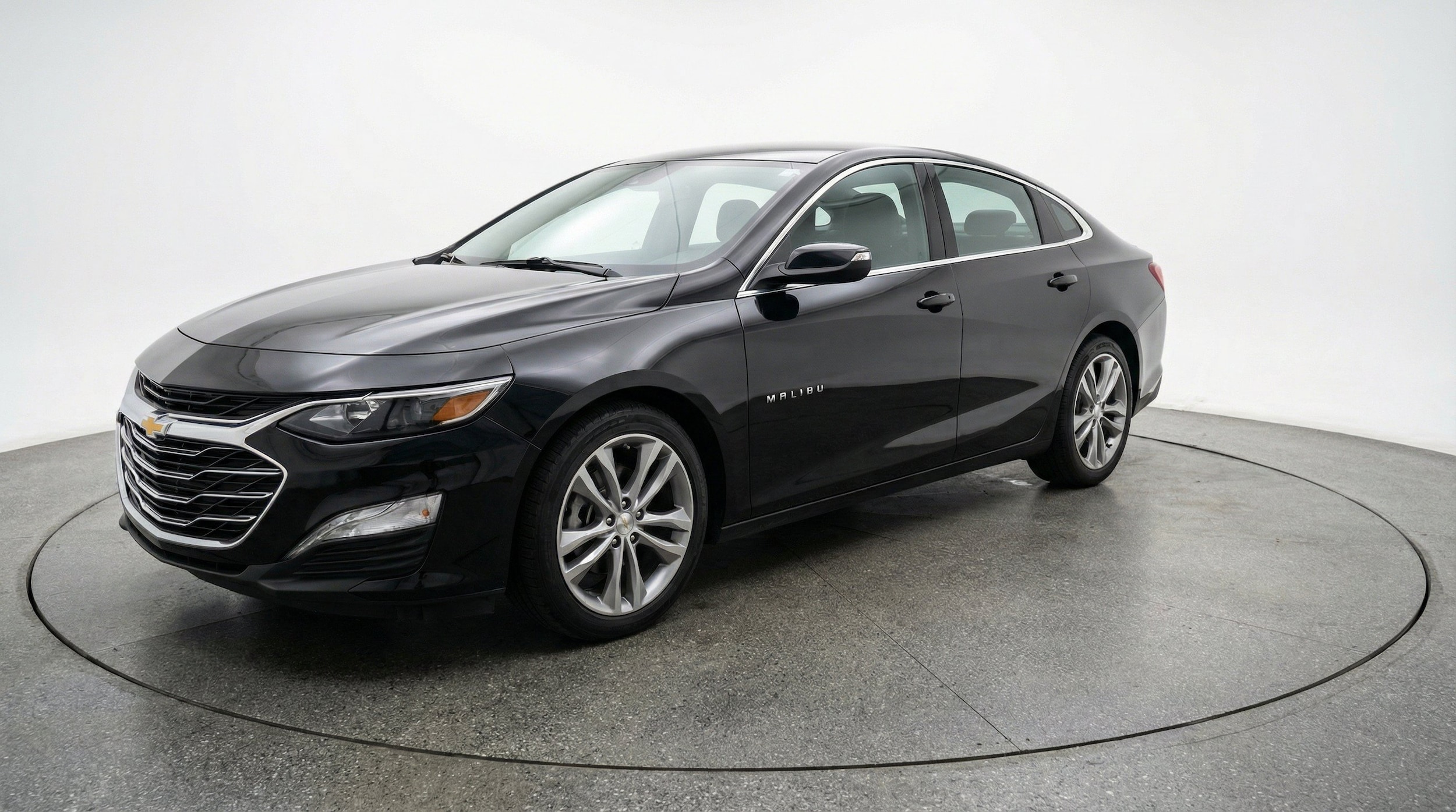 Thumbnail: 2024 Chevrolet Malibu - 3