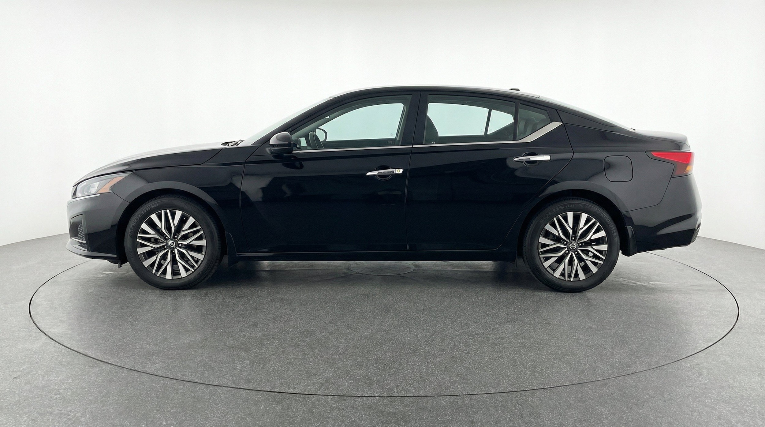 Thumbnail: 2025 Nissan Altima - 5