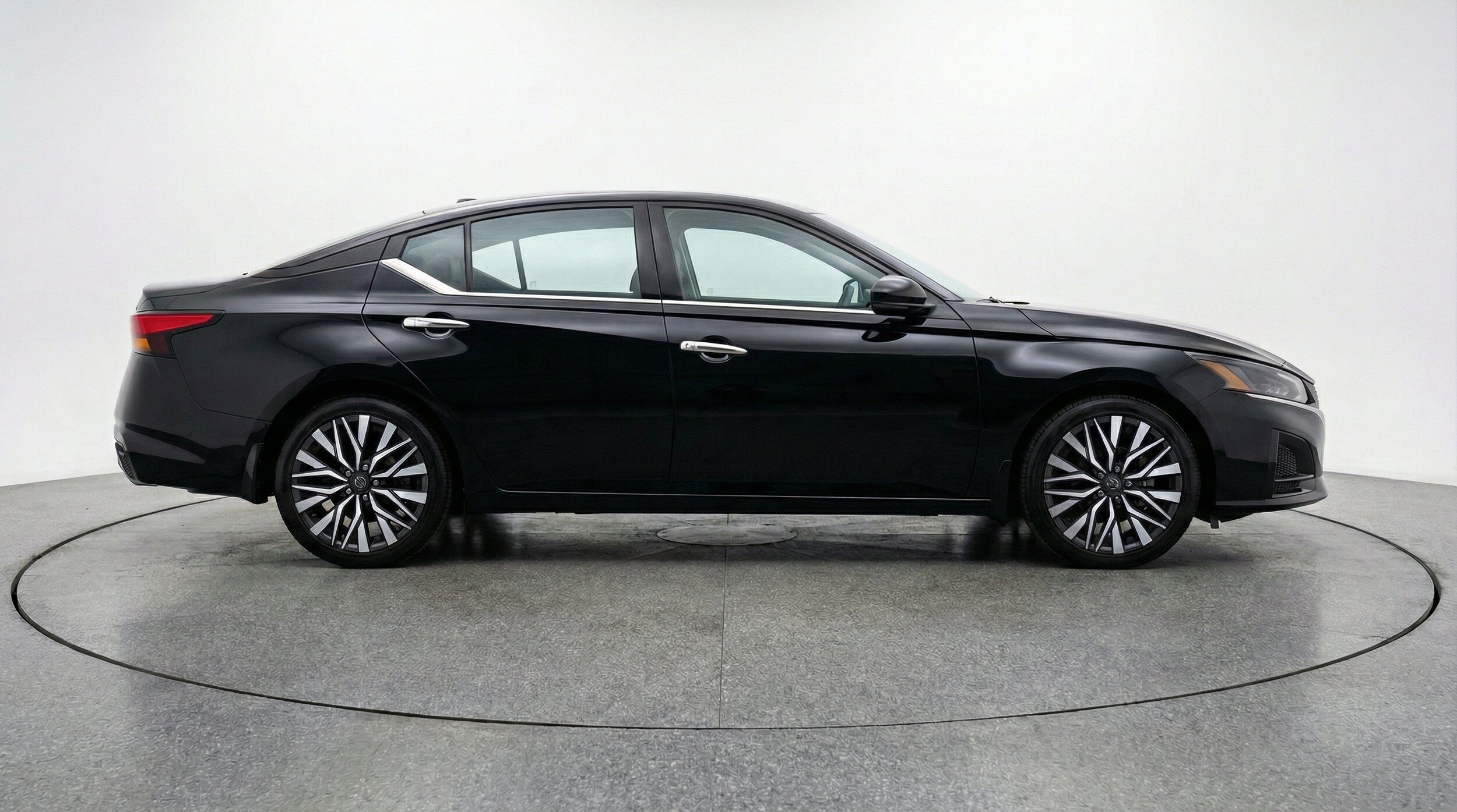 Thumbnail: 2025 Nissan Altima - 11