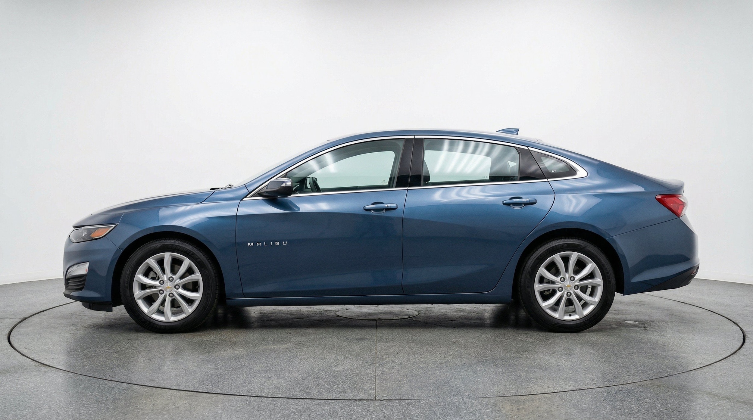 Thumbnail: 2024 Chevrolet Malibu - 5