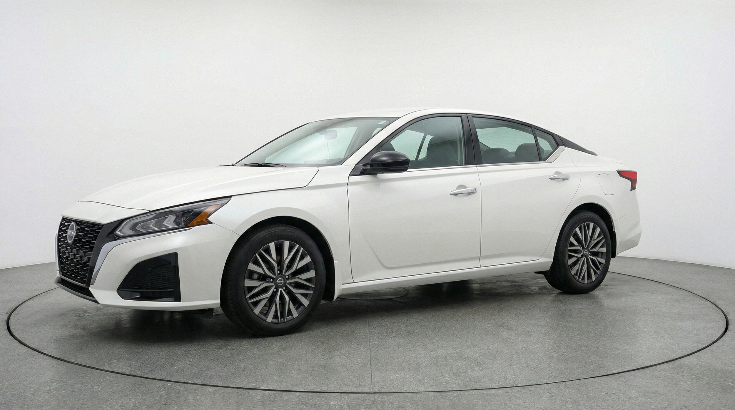 Thumbnail: 2025 Nissan Altima - 3