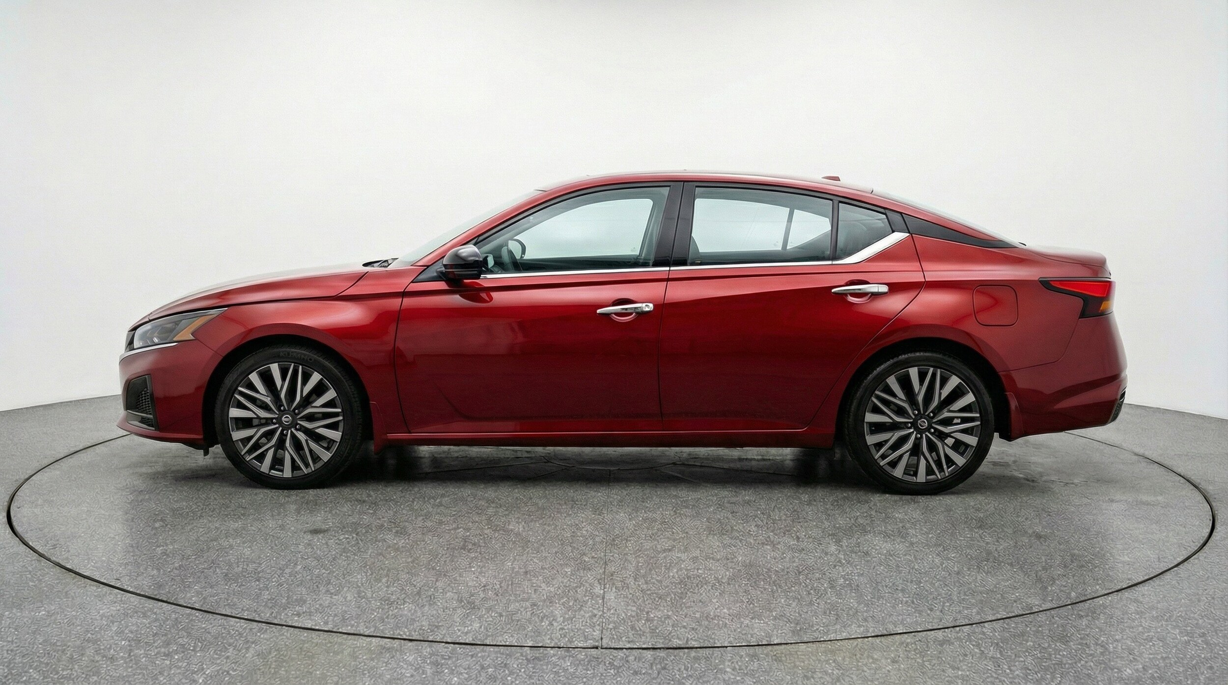Thumbnail: 2025 Nissan Altima - 5
