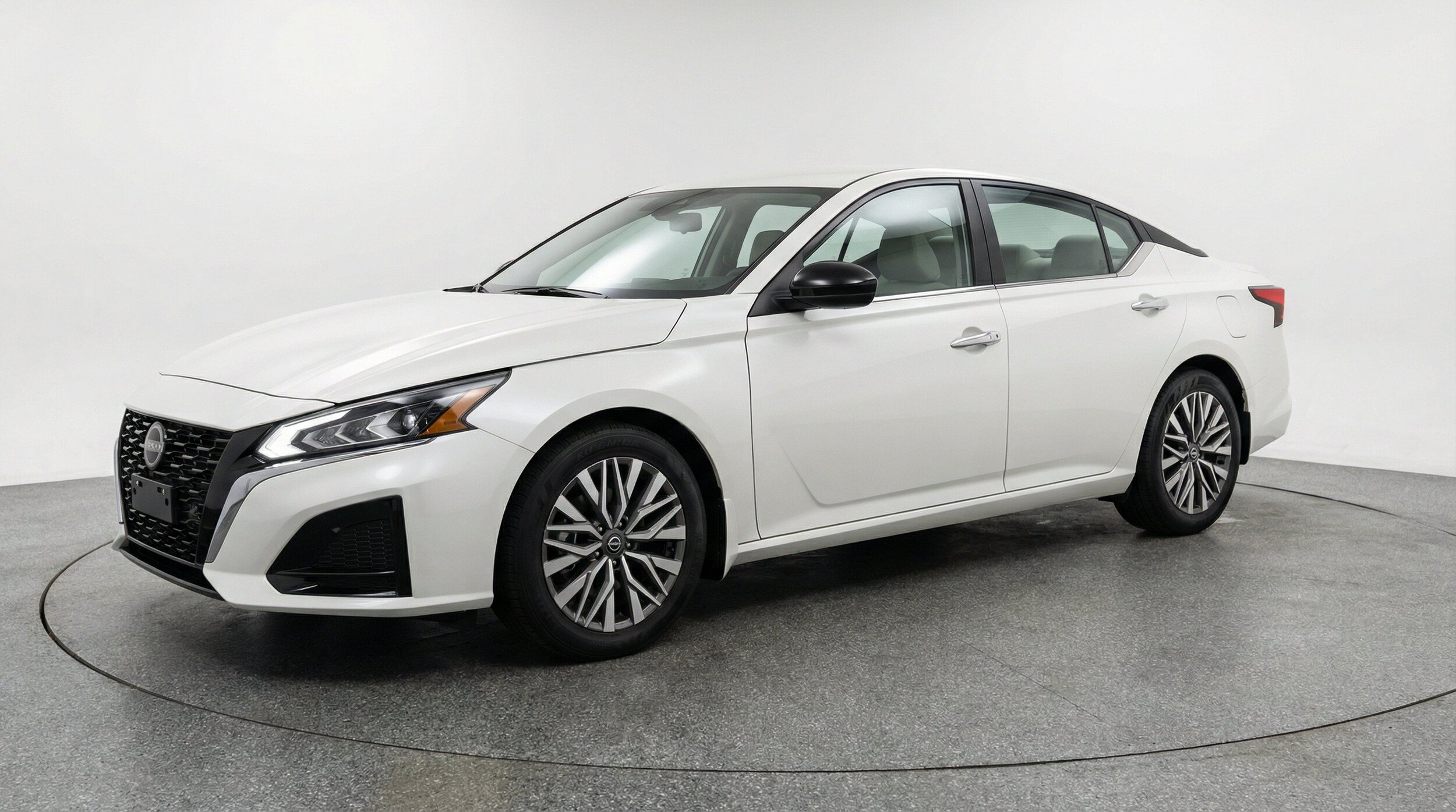 Thumbnail: 2025 Nissan Altima - 3