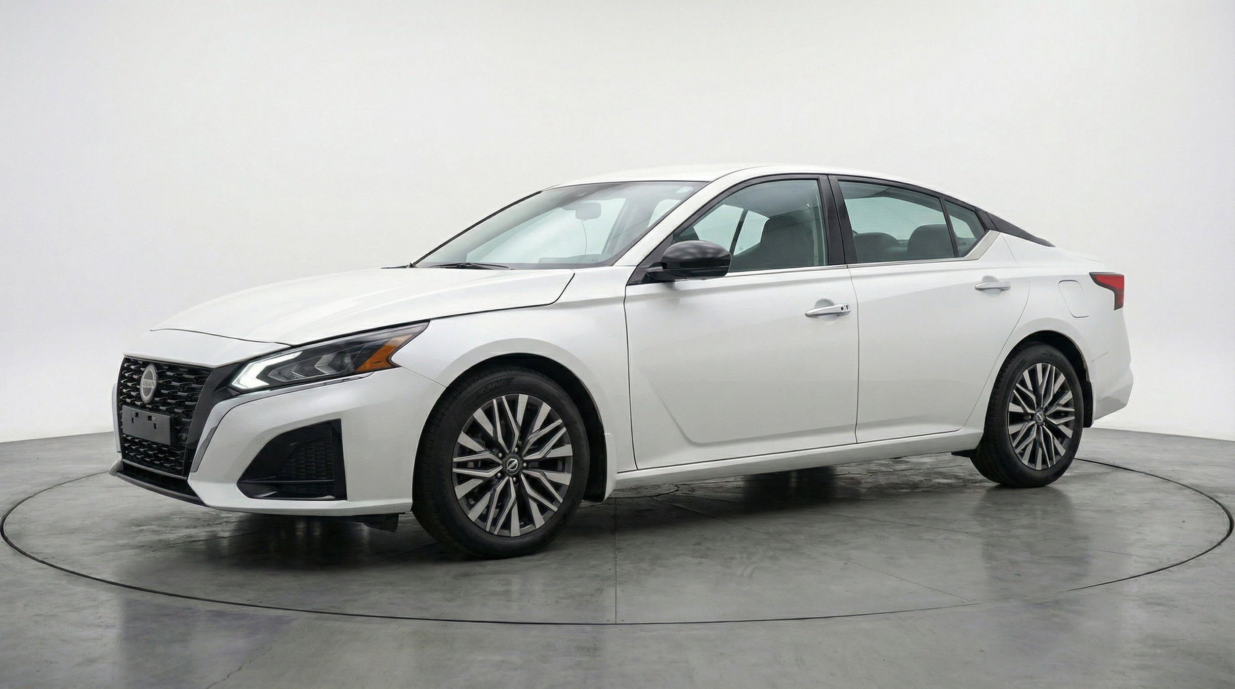 Thumbnail: 2025 Nissan Altima - 3