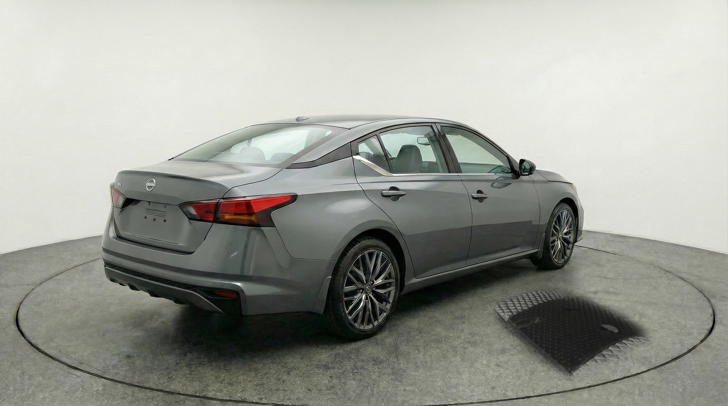 Thumbnail: 2025 Nissan Altima - 9