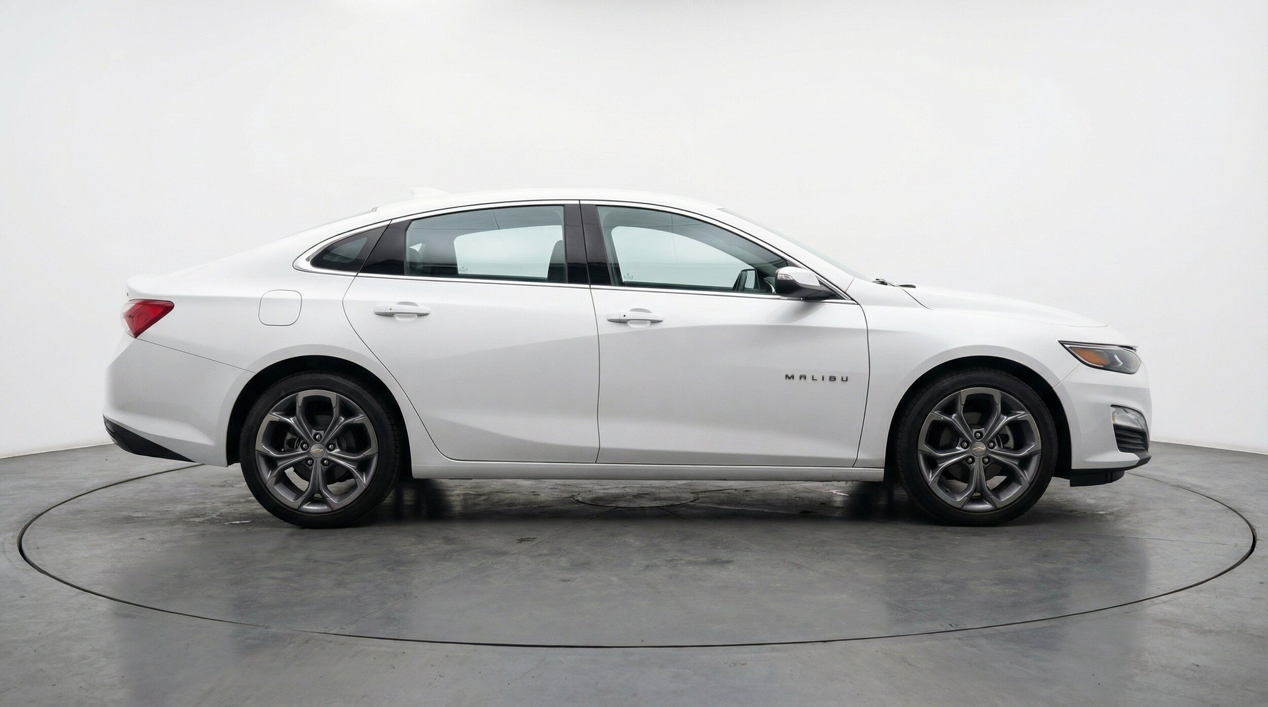 Thumbnail: 2024 Chevrolet Malibu - 11