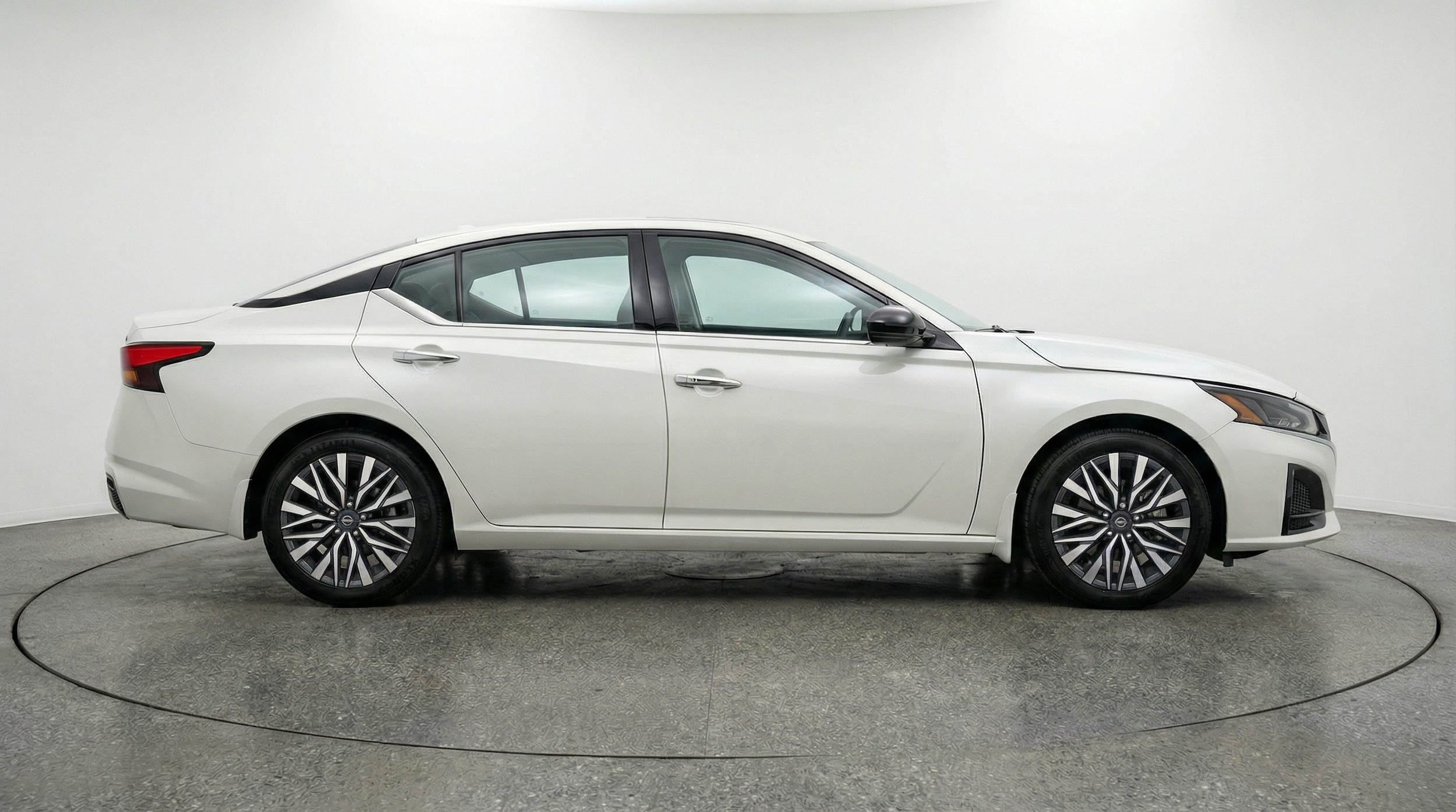 Thumbnail: 2025 Nissan Altima - 8