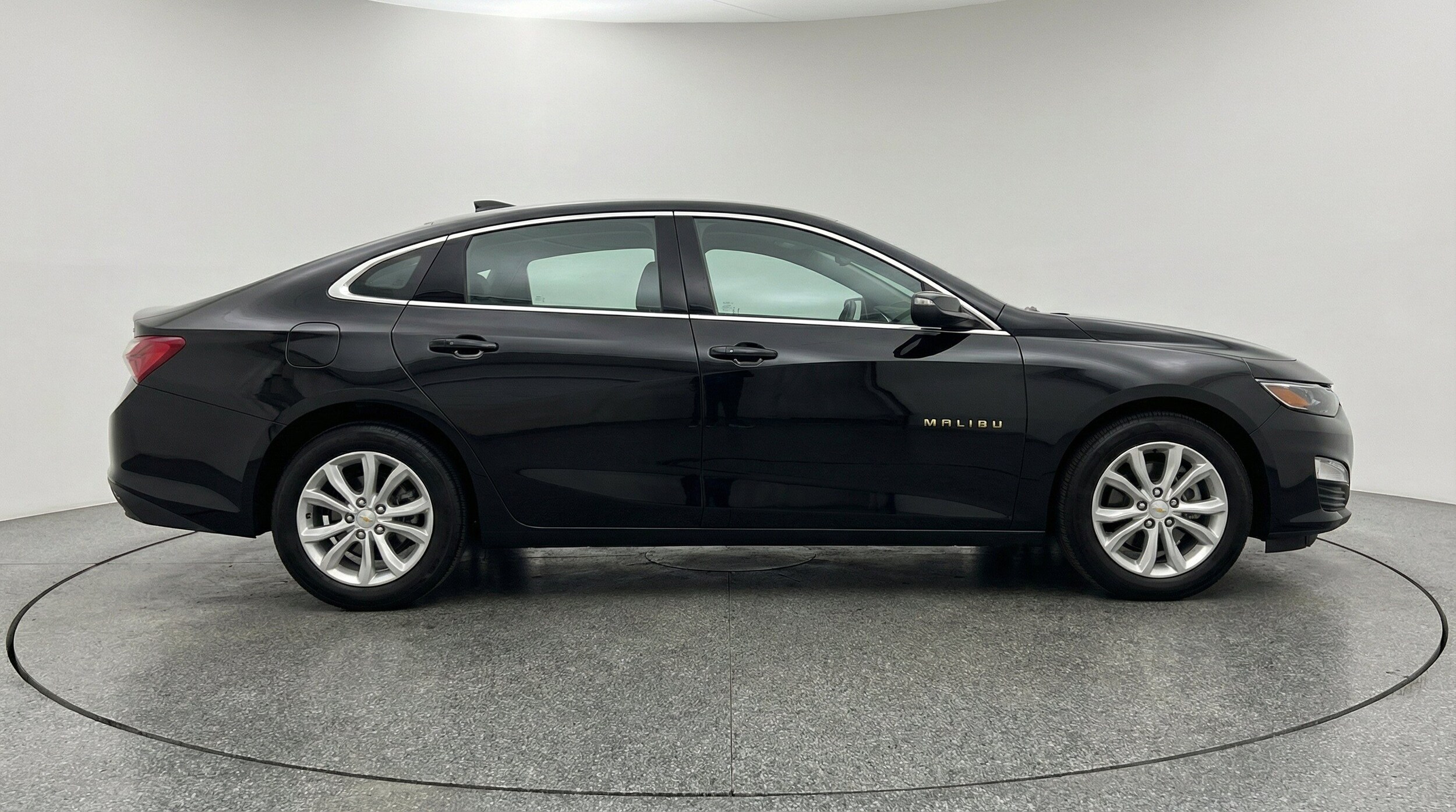 Thumbnail: 2024 Chevrolet Malibu - 11