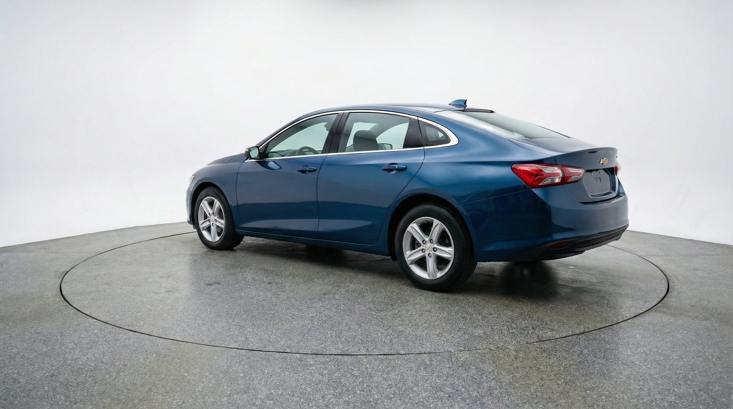 Thumbnail: 2024 Chevrolet Malibu - 6