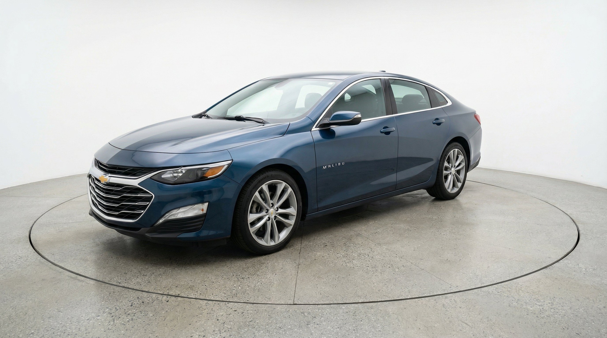 Thumbnail: 2024 Chevrolet Malibu - 3