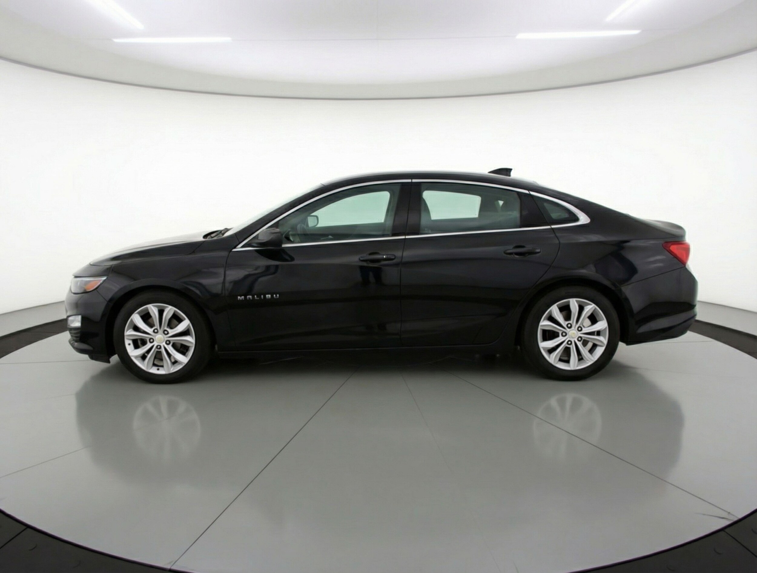 Thumbnail: 2024 Chevrolet Malibu - 4