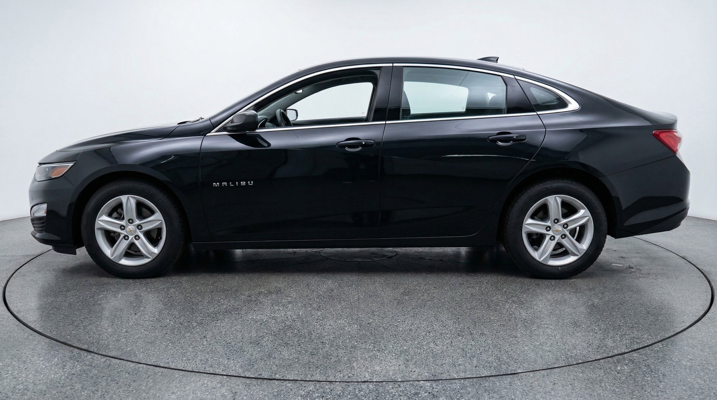 Thumbnail: 2024 Chevrolet Malibu - 5