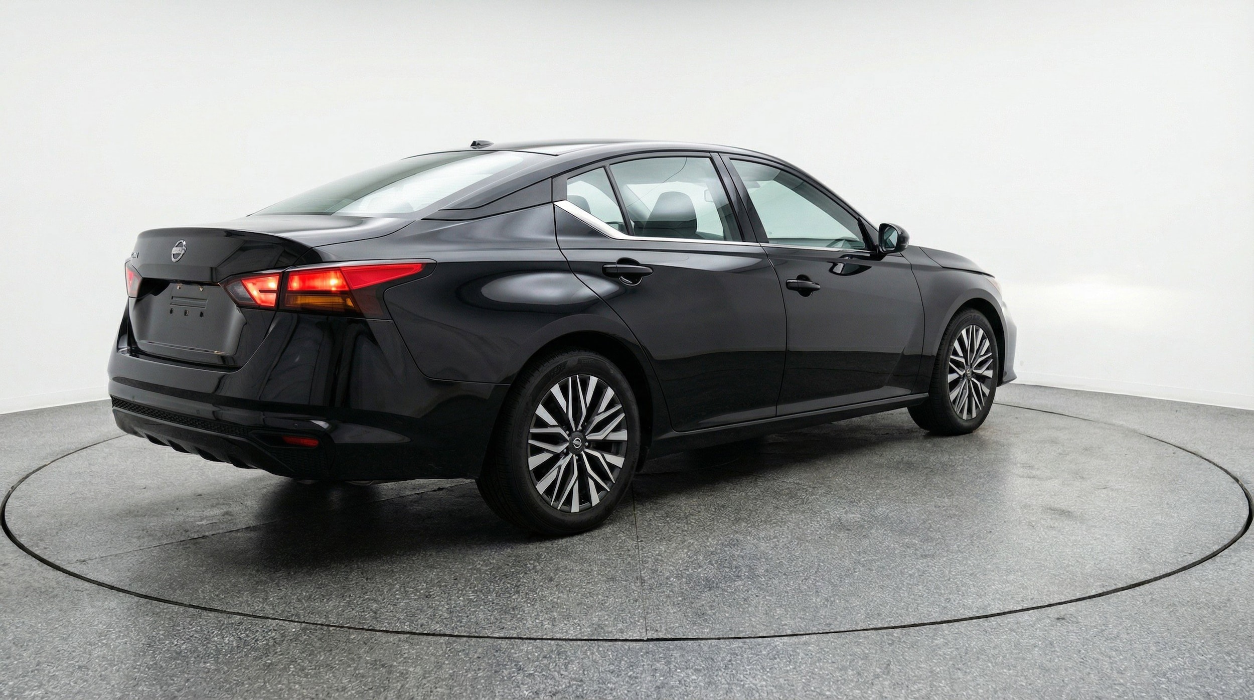 Thumbnail: 2025 Nissan Altima - 9