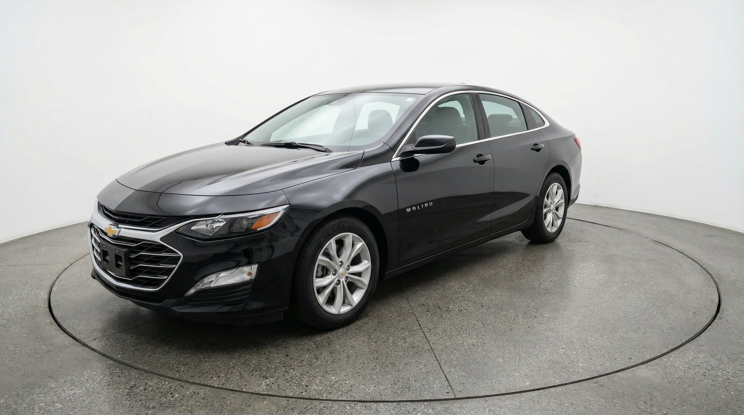 Thumbnail: 2024 Chevrolet Malibu - 3