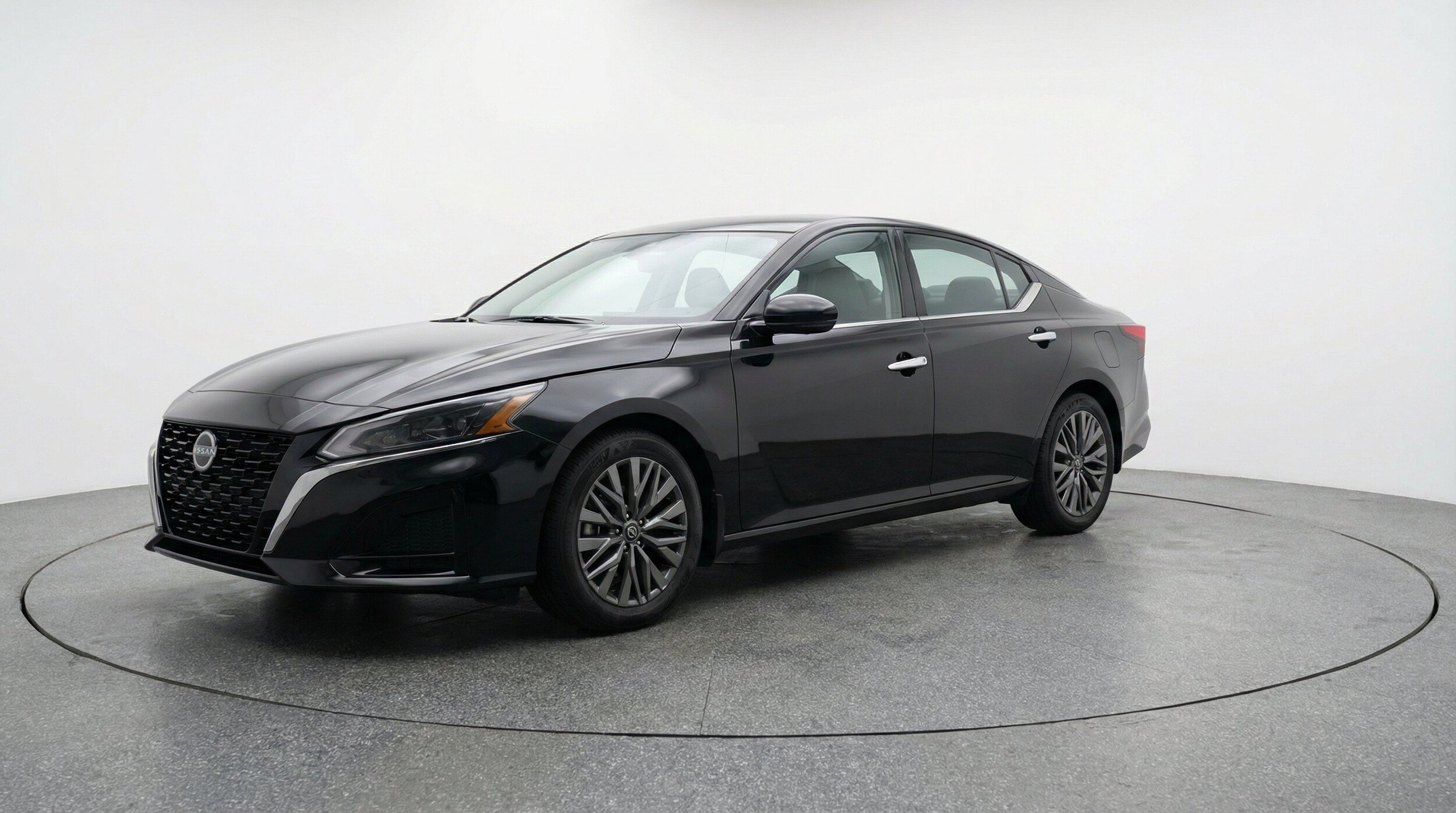 Thumbnail: 2025 Nissan Altima - 3