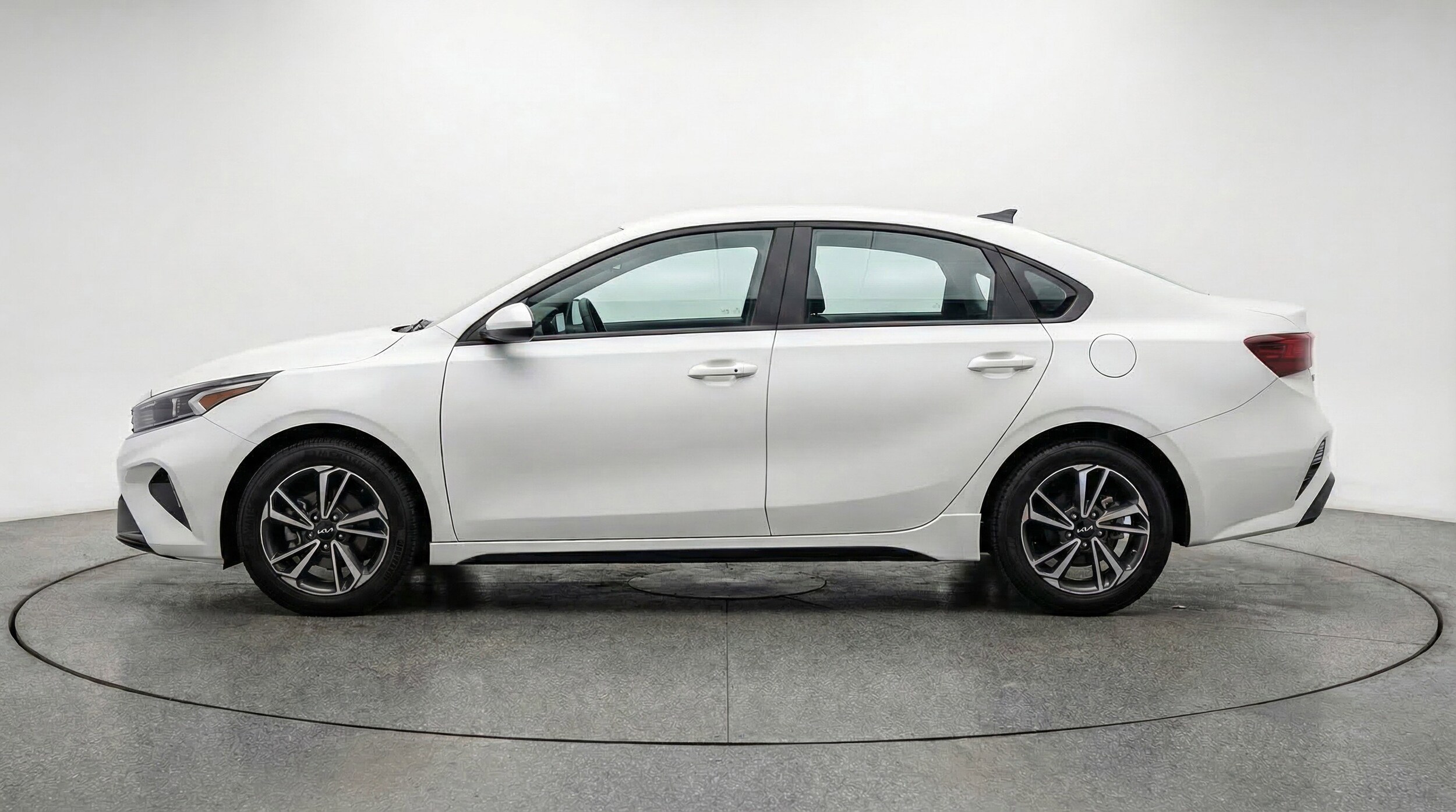 Thumbnail: 2024 Kia Forte - 5