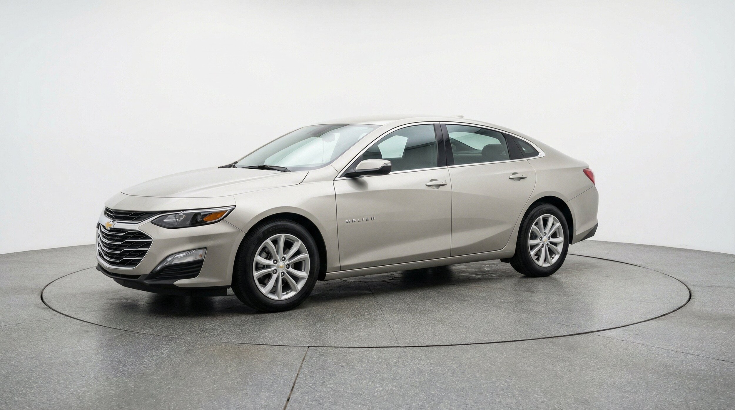 Thumbnail: 2024 Chevrolet Malibu - 3