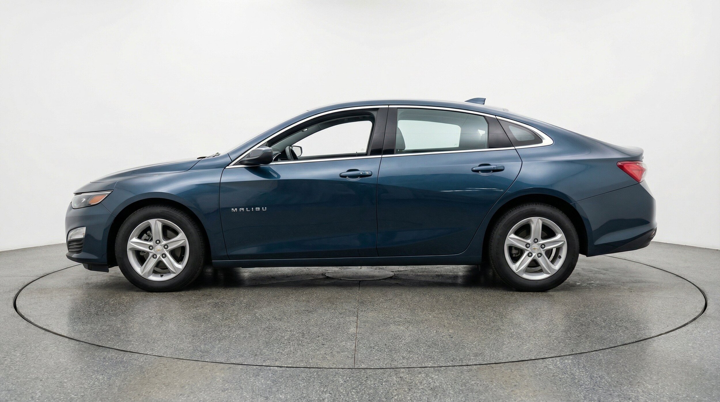 Thumbnail: 2024 Chevrolet Malibu - 5