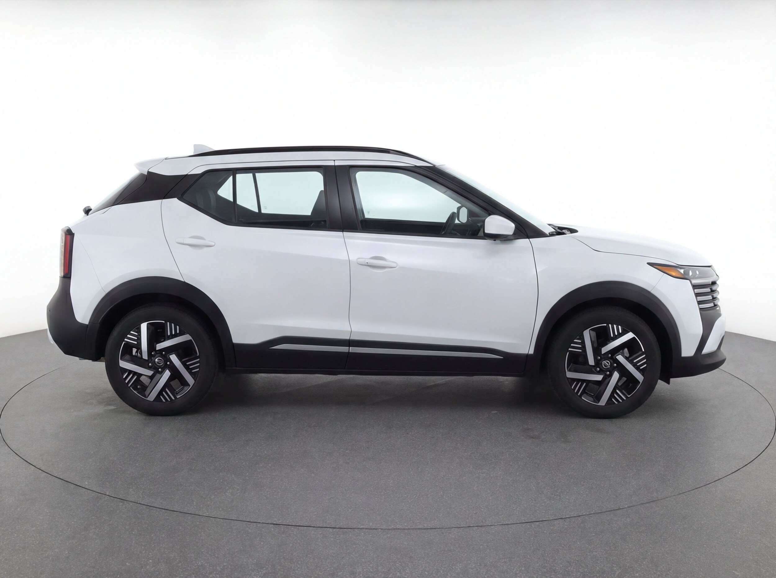 Thumbnail: 2025 Nissan Kicks - 10