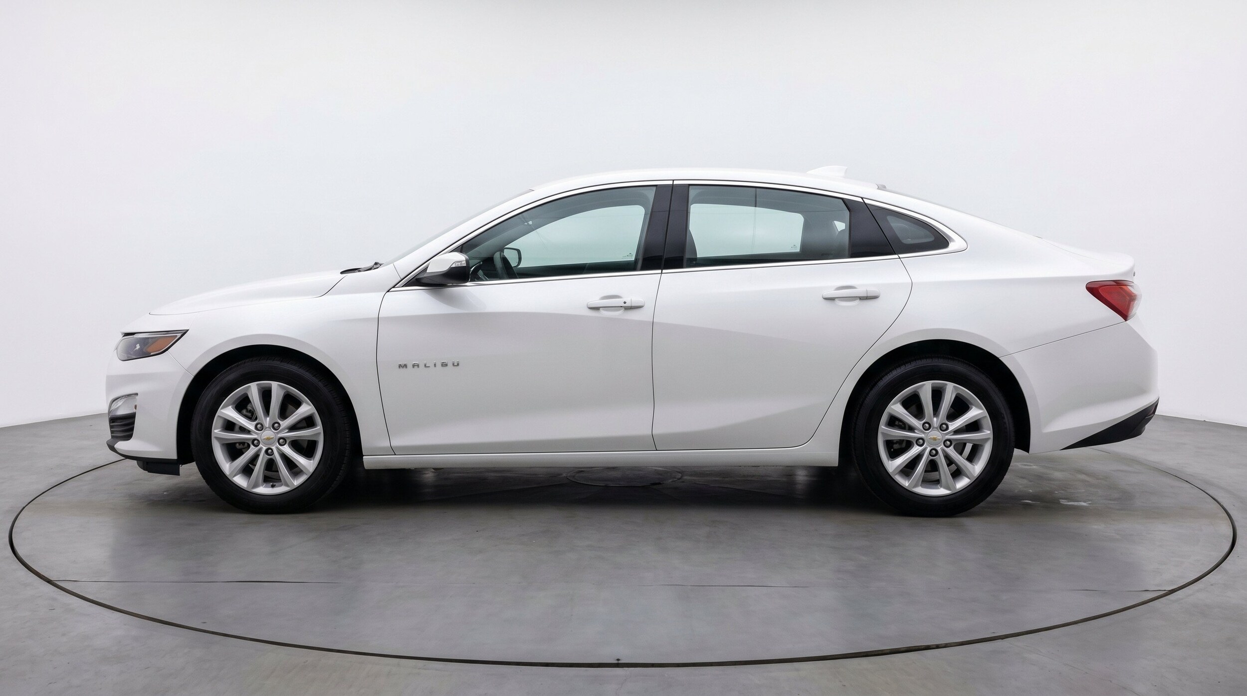 Thumbnail: 2024 Chevrolet Malibu - 5