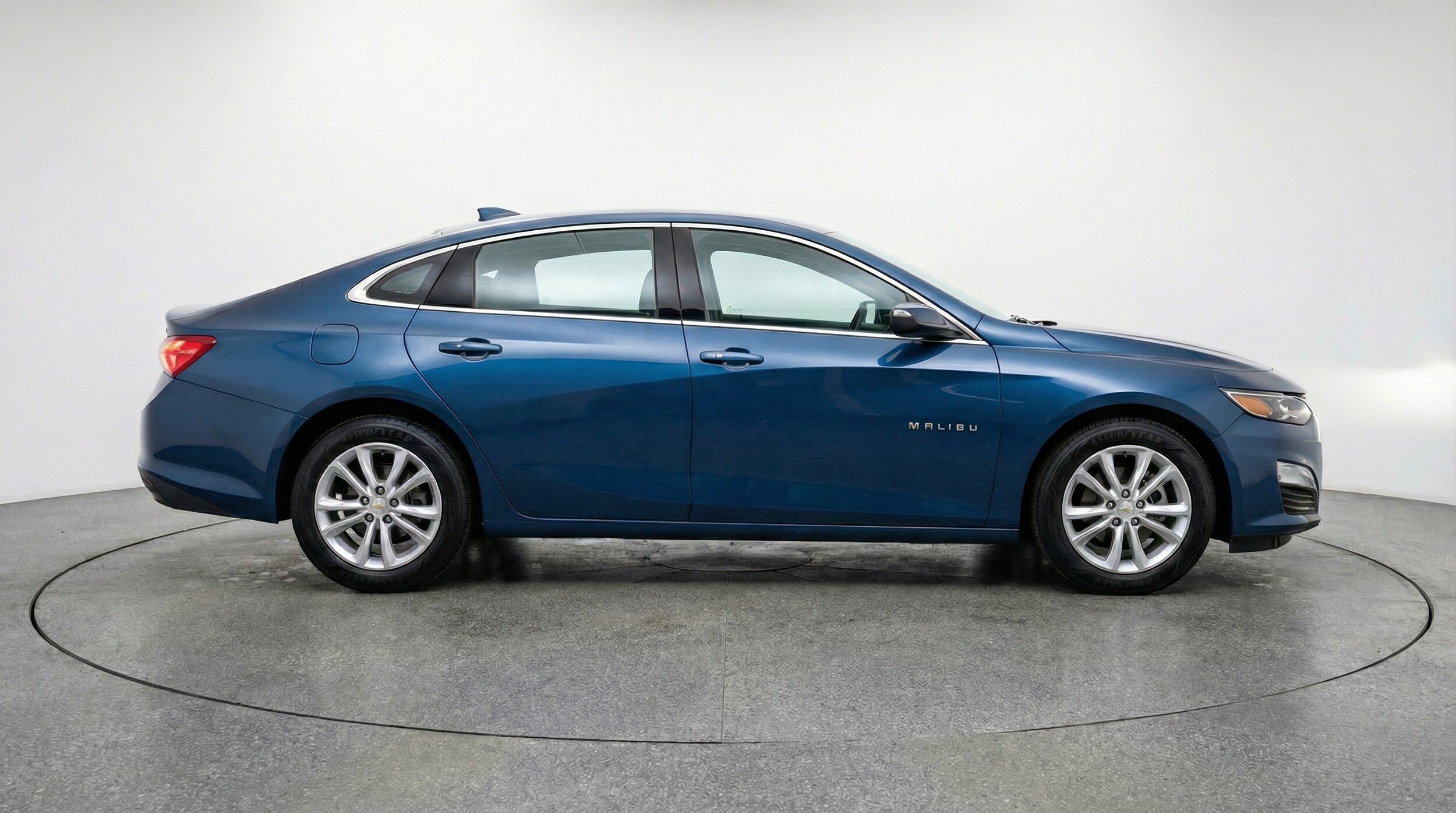 Thumbnail: 2024 Chevrolet Malibu - 11
