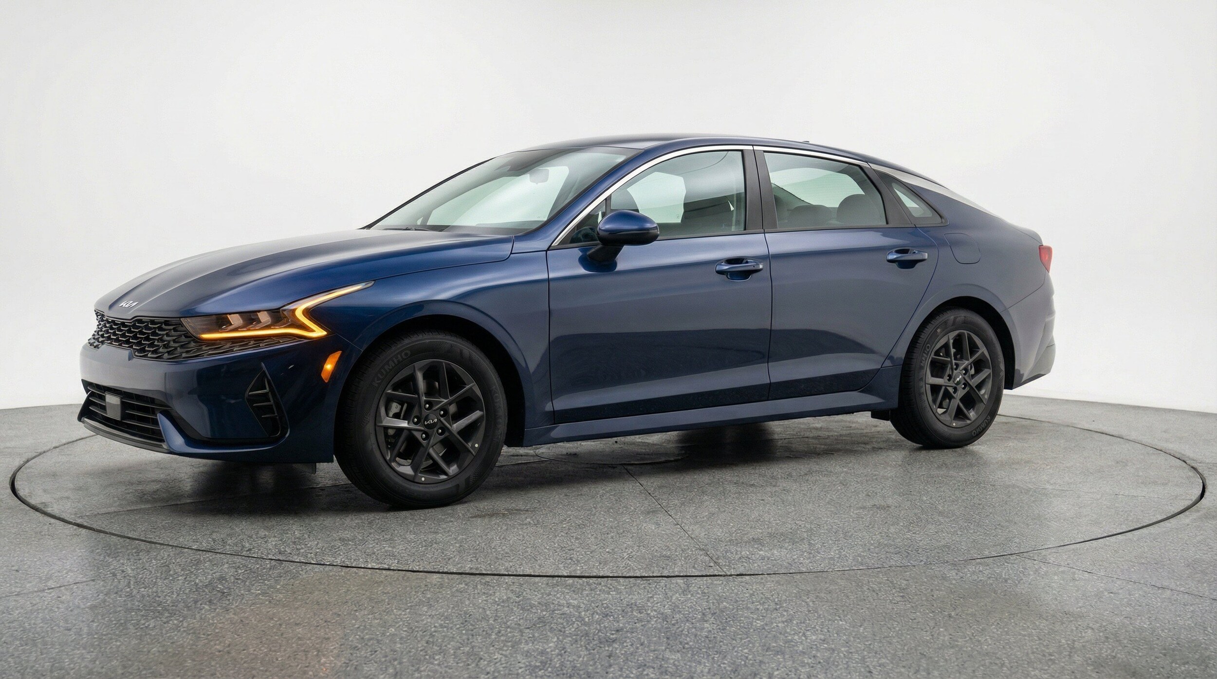 Thumbnail: 2025 Kia K5 - 3