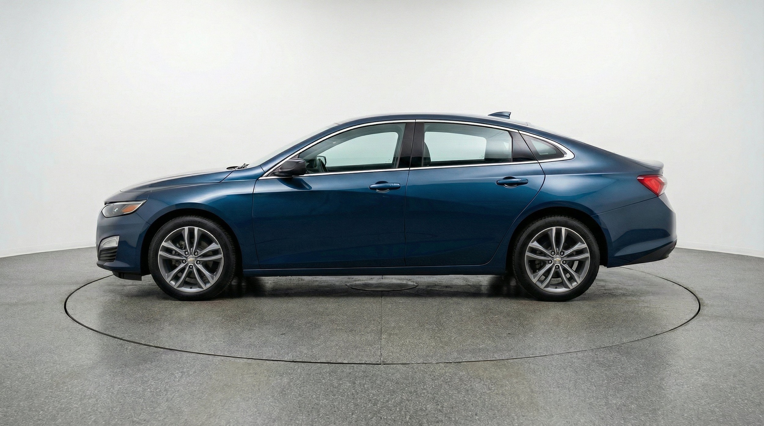 Thumbnail: 2024 Chevrolet Malibu - 5