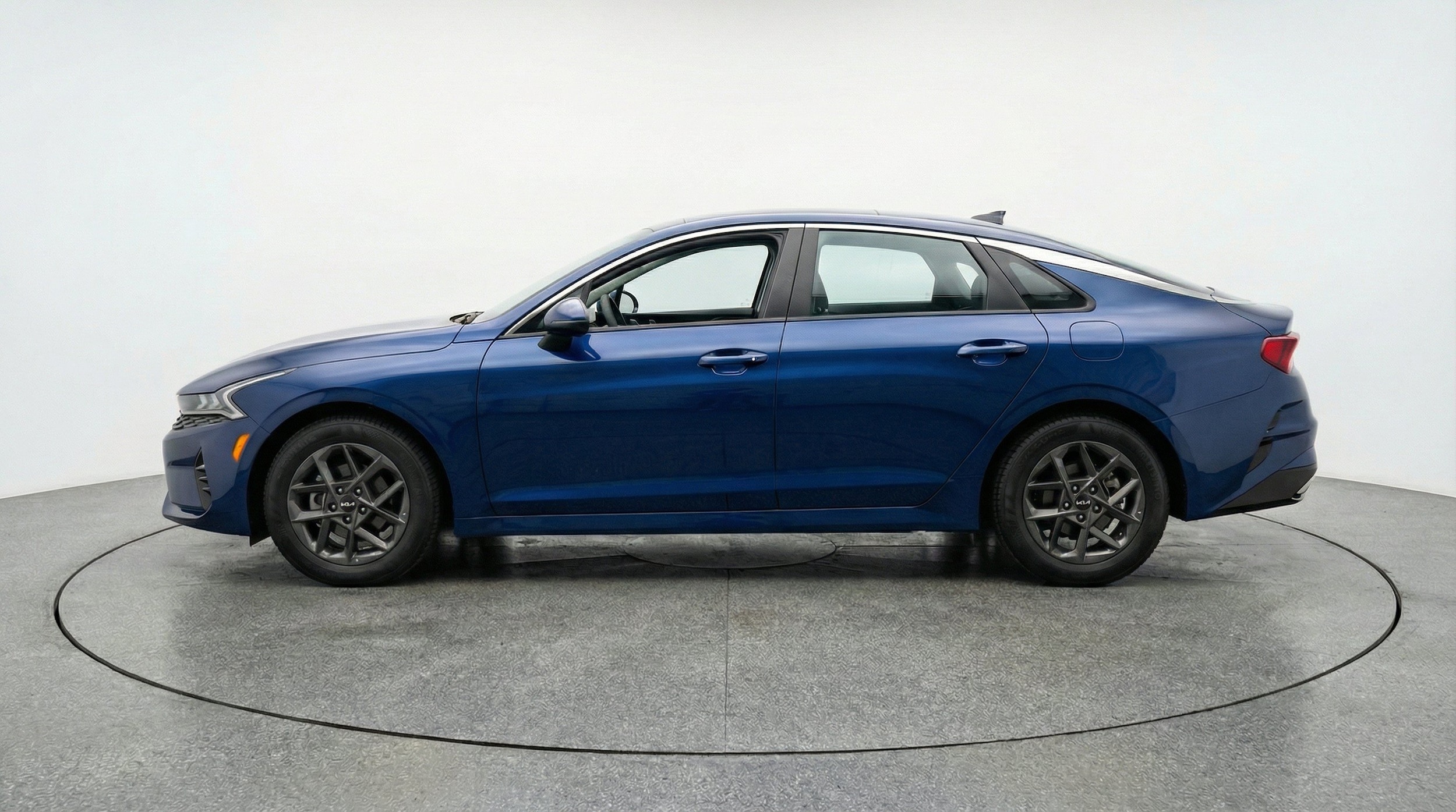 Thumbnail: 2025 Kia K5 - 5