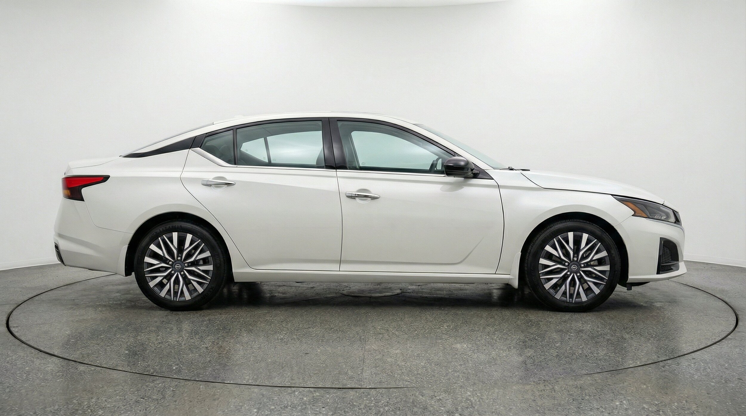 Thumbnail: 2025 Nissan Altima - 11