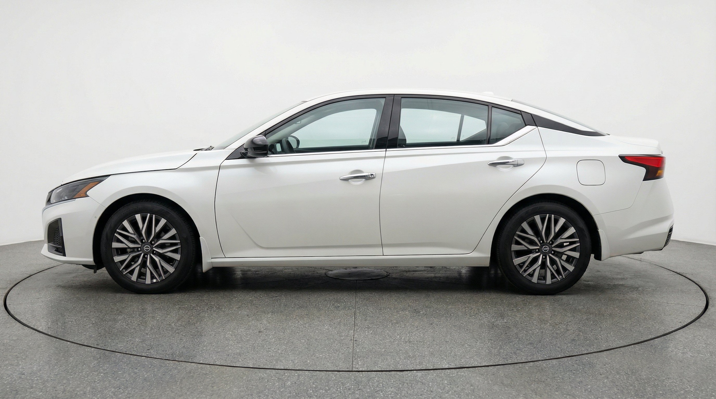 Thumbnail: 2025 Nissan Altima - 5