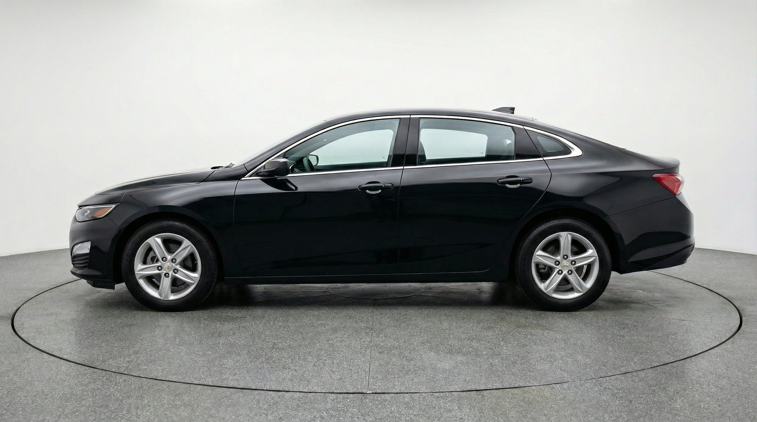 Thumbnail: 2024 Chevrolet Malibu - 5