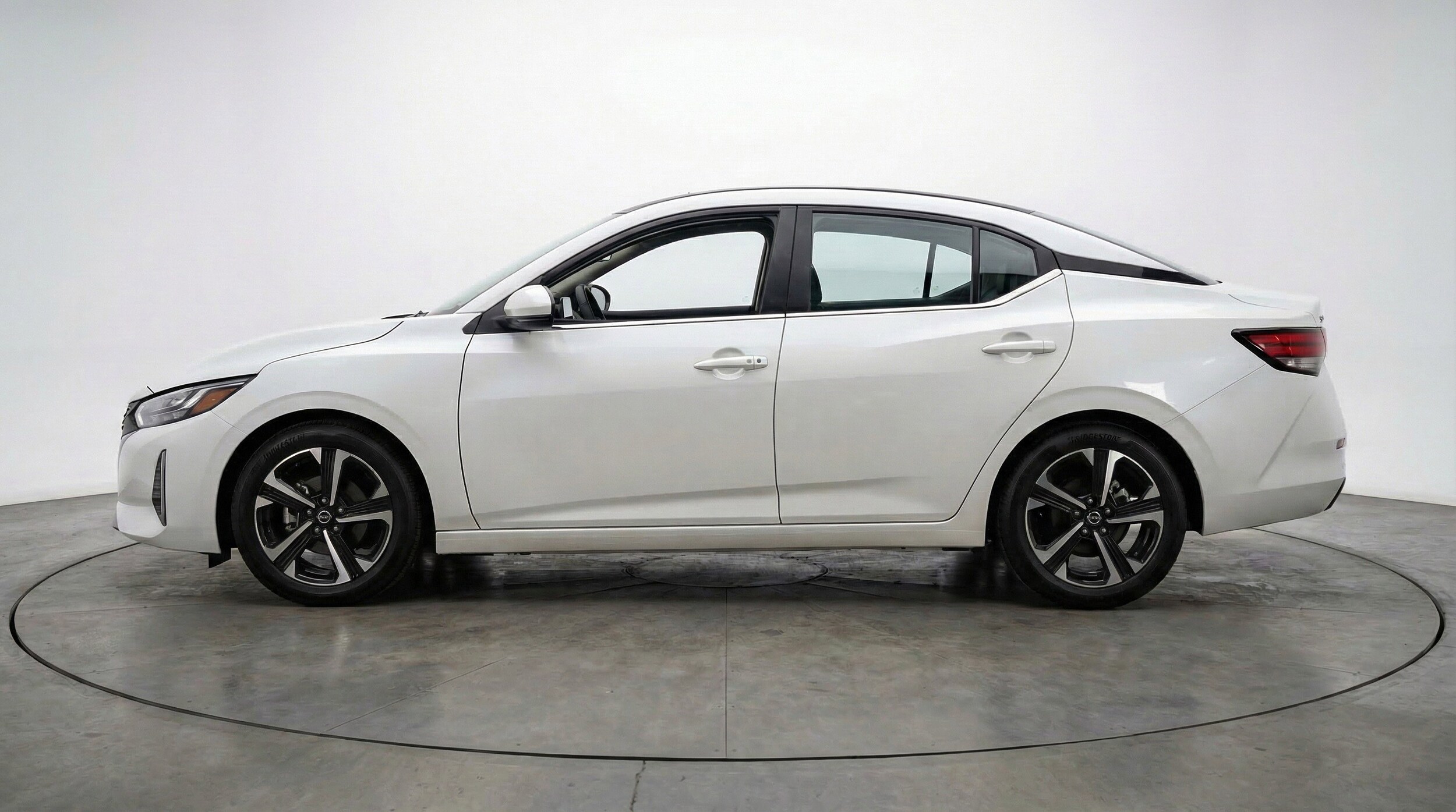 Thumbnail: 2025 Nissan Sentra - 5