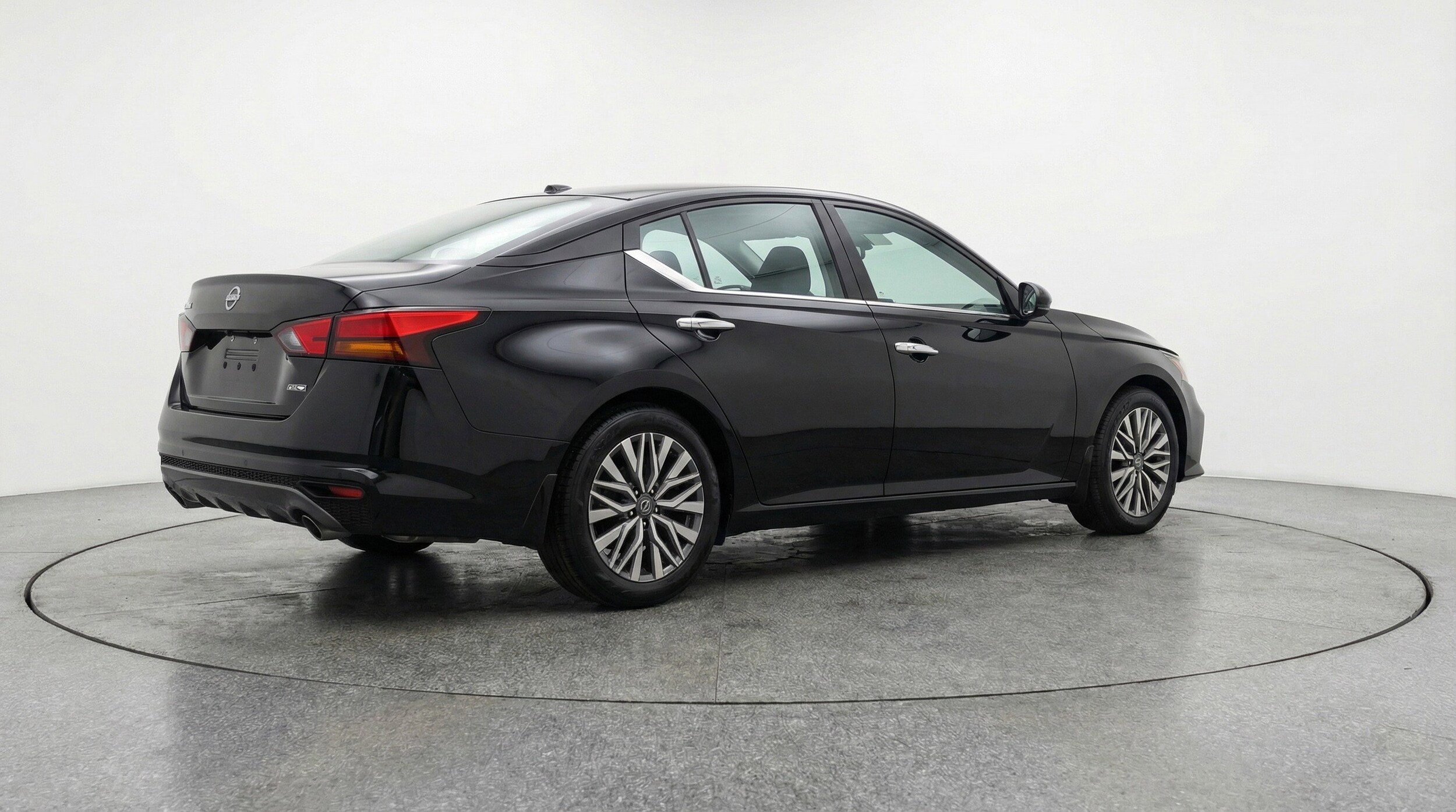 Thumbnail: 2025 Nissan Altima - 9
